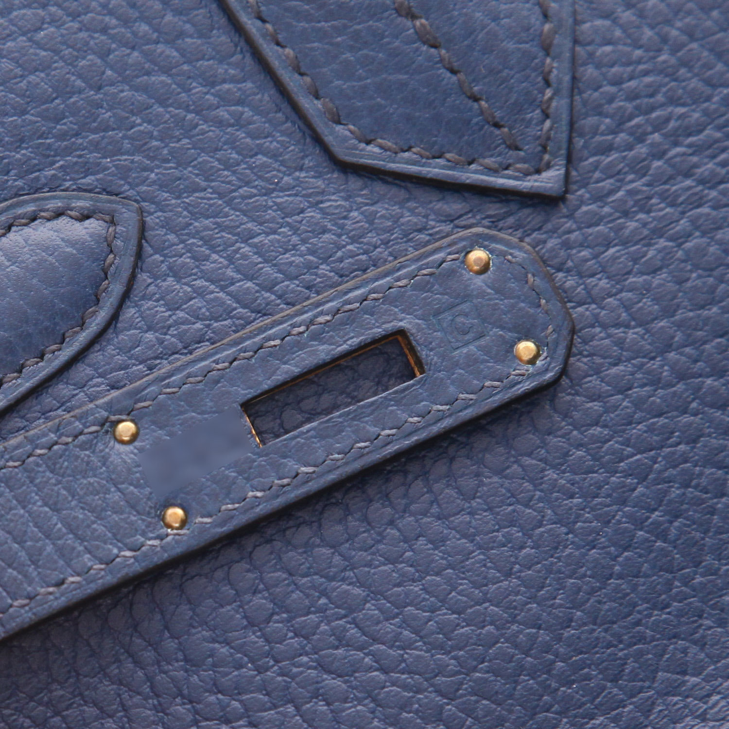 Sac à main Hermès  Birkin 30 cm en cuir Ardenne bleu-roi - Detail D4