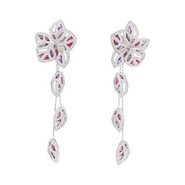 Paire de boucles d'oreilles Cartier Caresse d'Orchidées en or blanc, diamants et pierres de couleurs