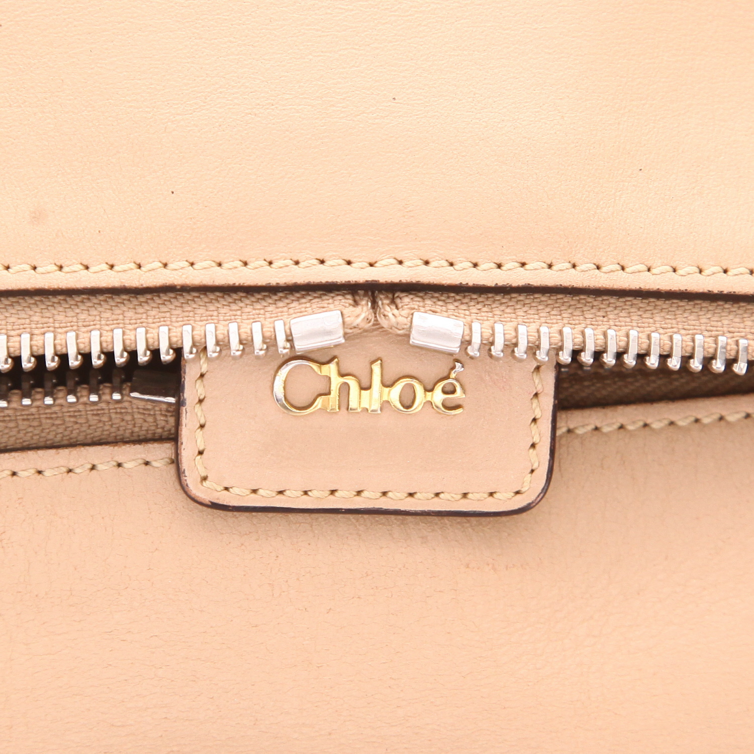 Bolso de mano Chloé  Paddington en cuero beige - Detail D2