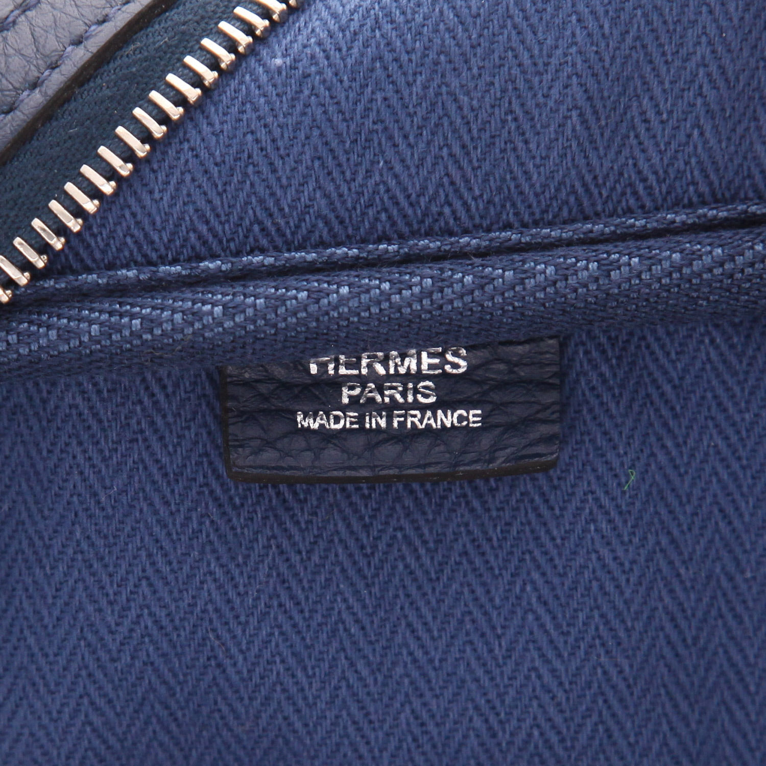 Hermès  Victoria - Travel Bag travel bag  in grey canvas  and blue togo leather - Detail D2