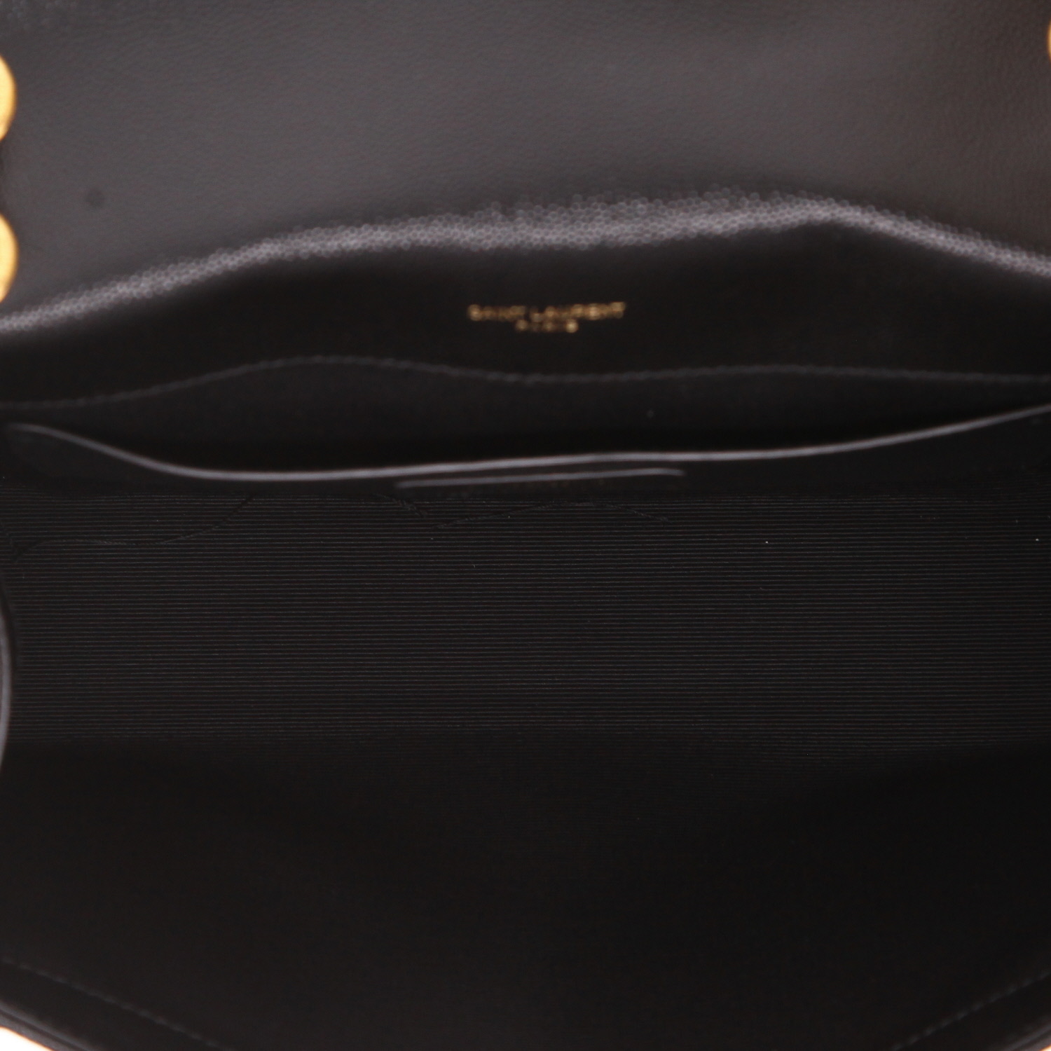 Borsa a tracolla Saint Laurent  Envelope modello medio  in pelle martellata nera - Detail D3