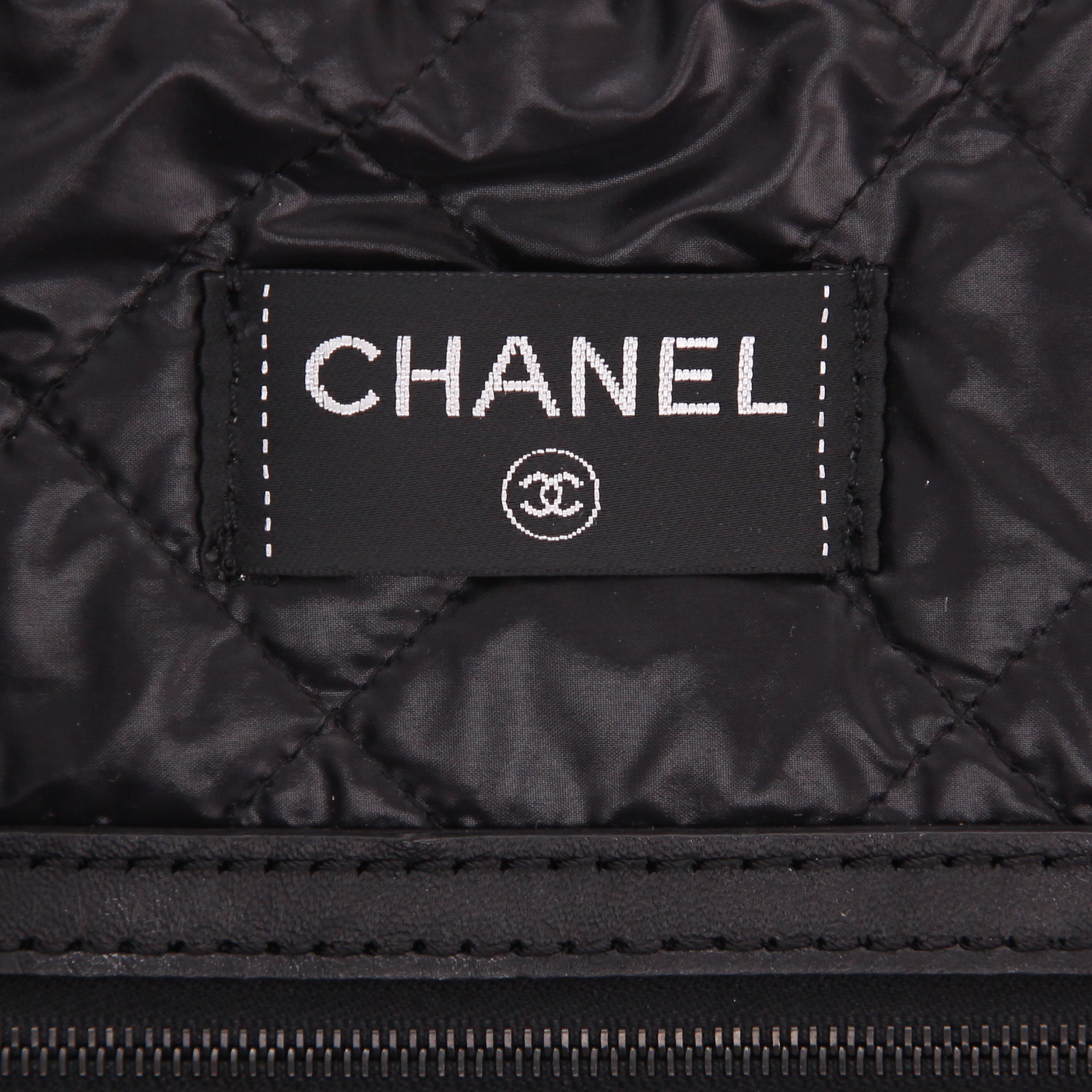 Shopping bag Chanel   in tessuto di spugna nero - Detail D2