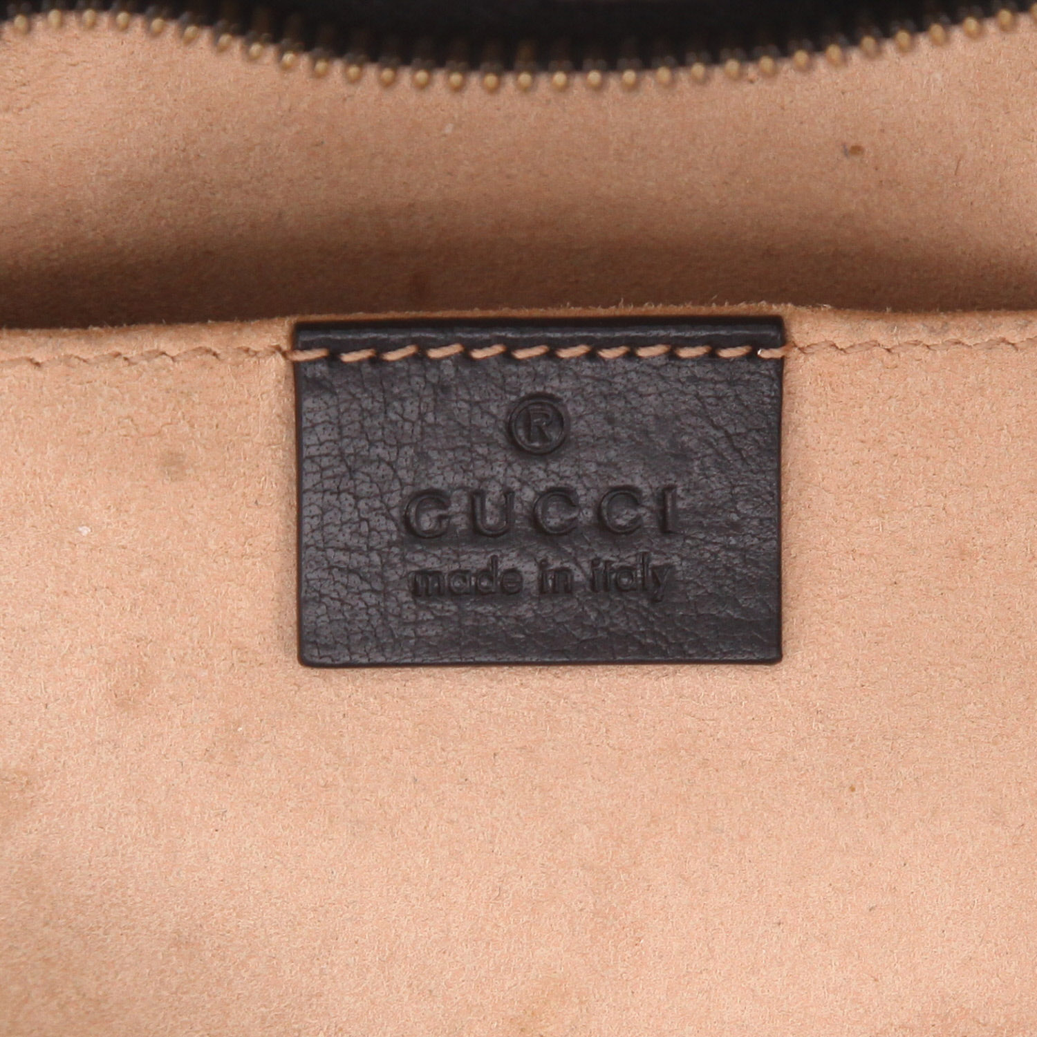 Bolso bandolera Gucci   en cuero negro - Detail D2