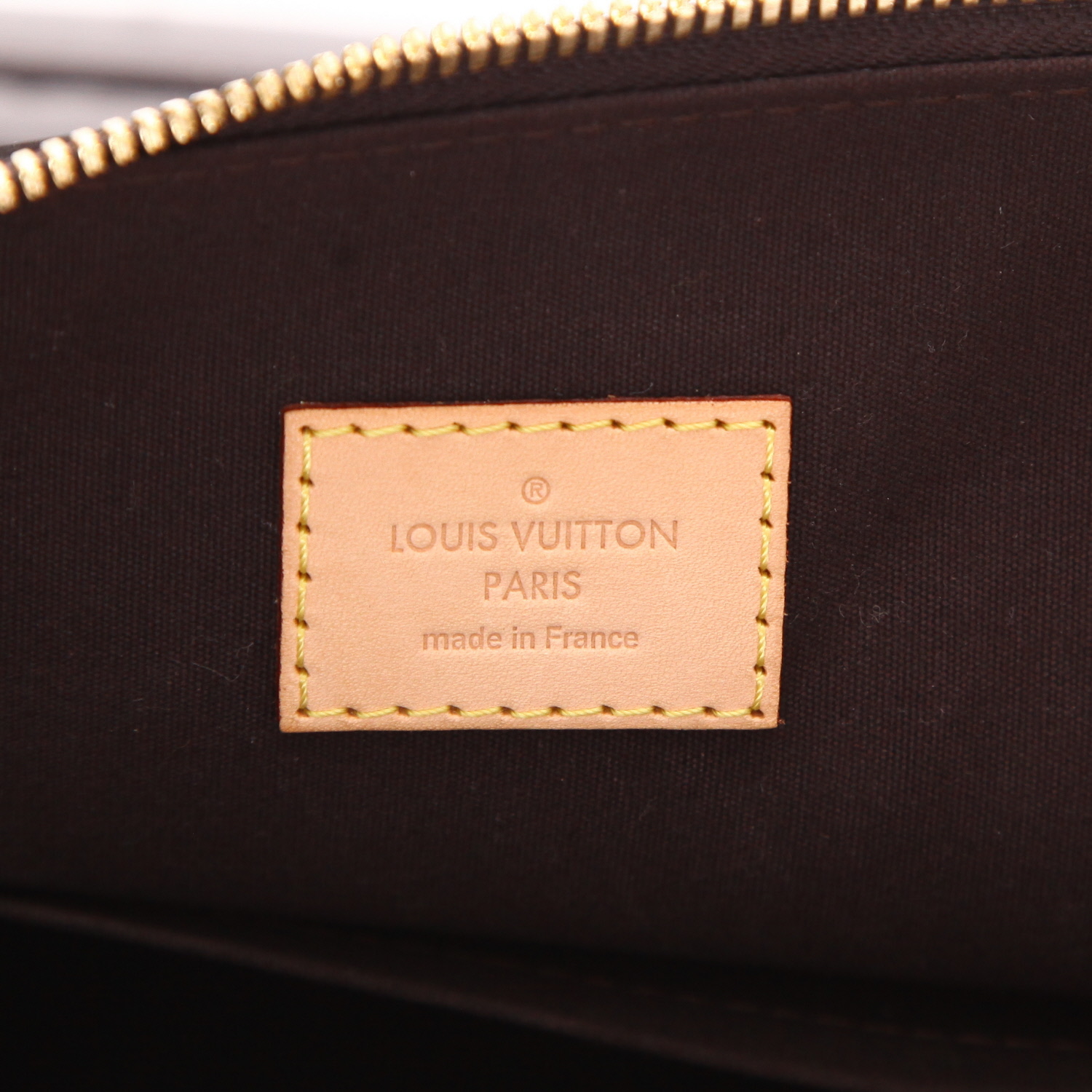 Bolso de mano Louis Vuitton  Alma en charol Monogram color berenjena - Detail D2