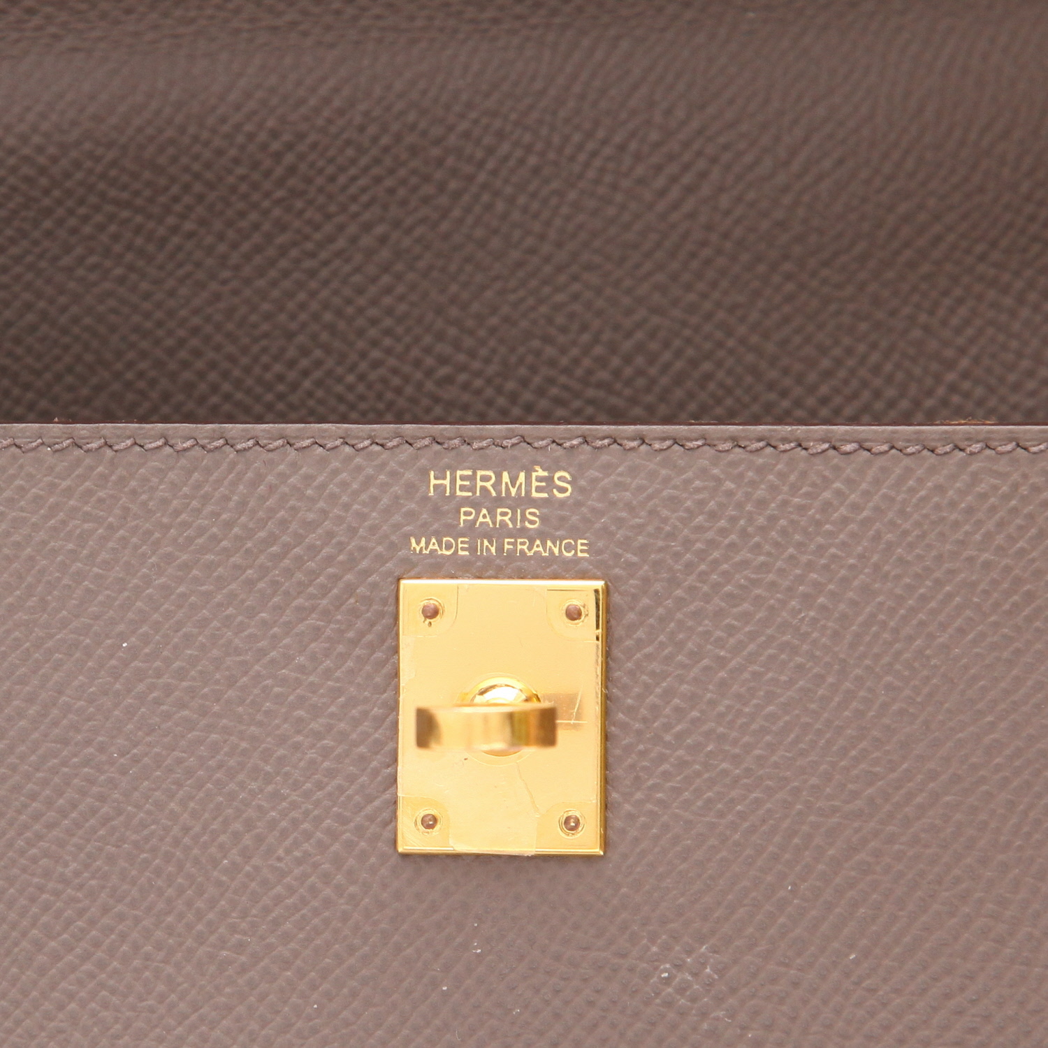 Bolso de mano Hermès  Kelly 25 cm en cuero epsom gris estaño - Detail D2