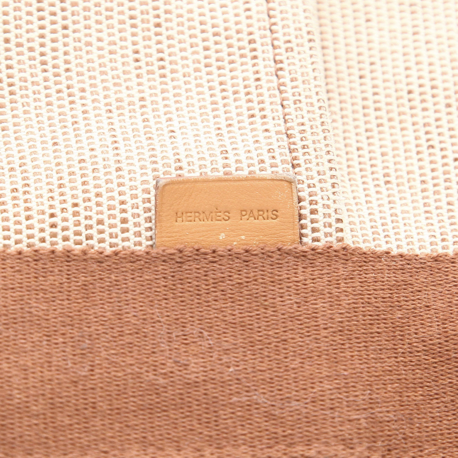 Hermès  Sceau shopping bag  in beige "H" canvas  and gold canvas - Detail D2