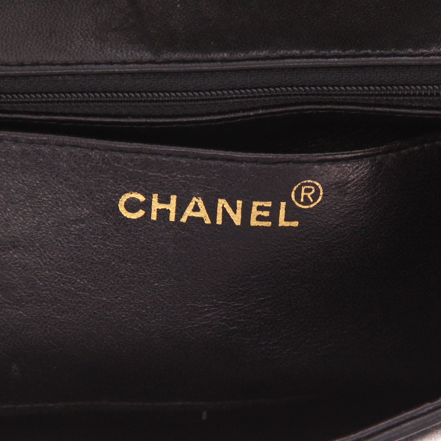 Borsa a tracolla Chanel  Diana in pelle trapuntata nera - Detail D2