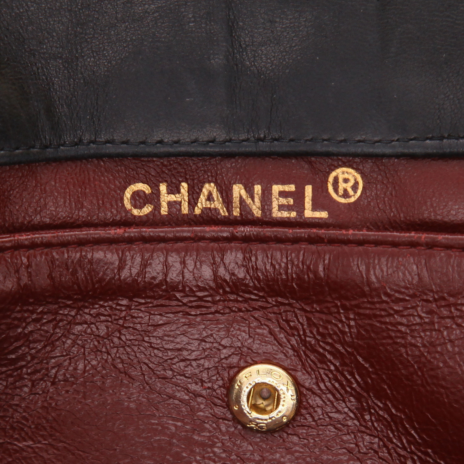Sac bandoulière Chanel  Vintage en cuir matelassé noir - Detail D2