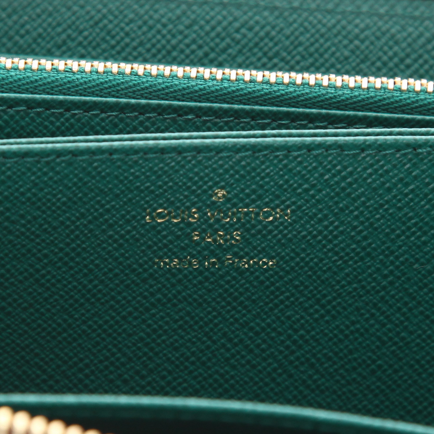 Louis Vuitton  Zippy wallet Sun Yitian limited edition in brown monogram canvas - Detail D2