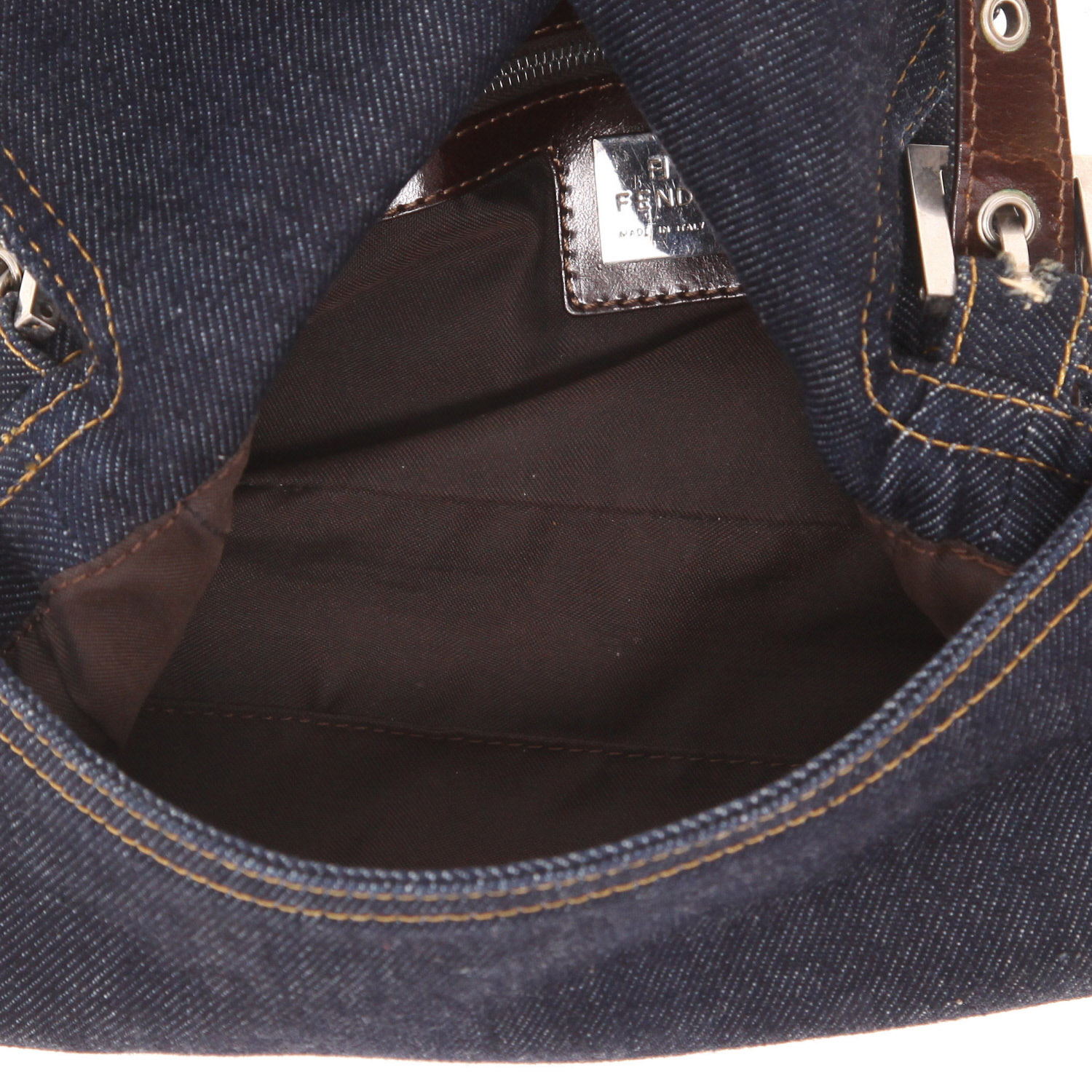 Bolso de mano Fendi  Baguette en lona denim azul - Detail D3