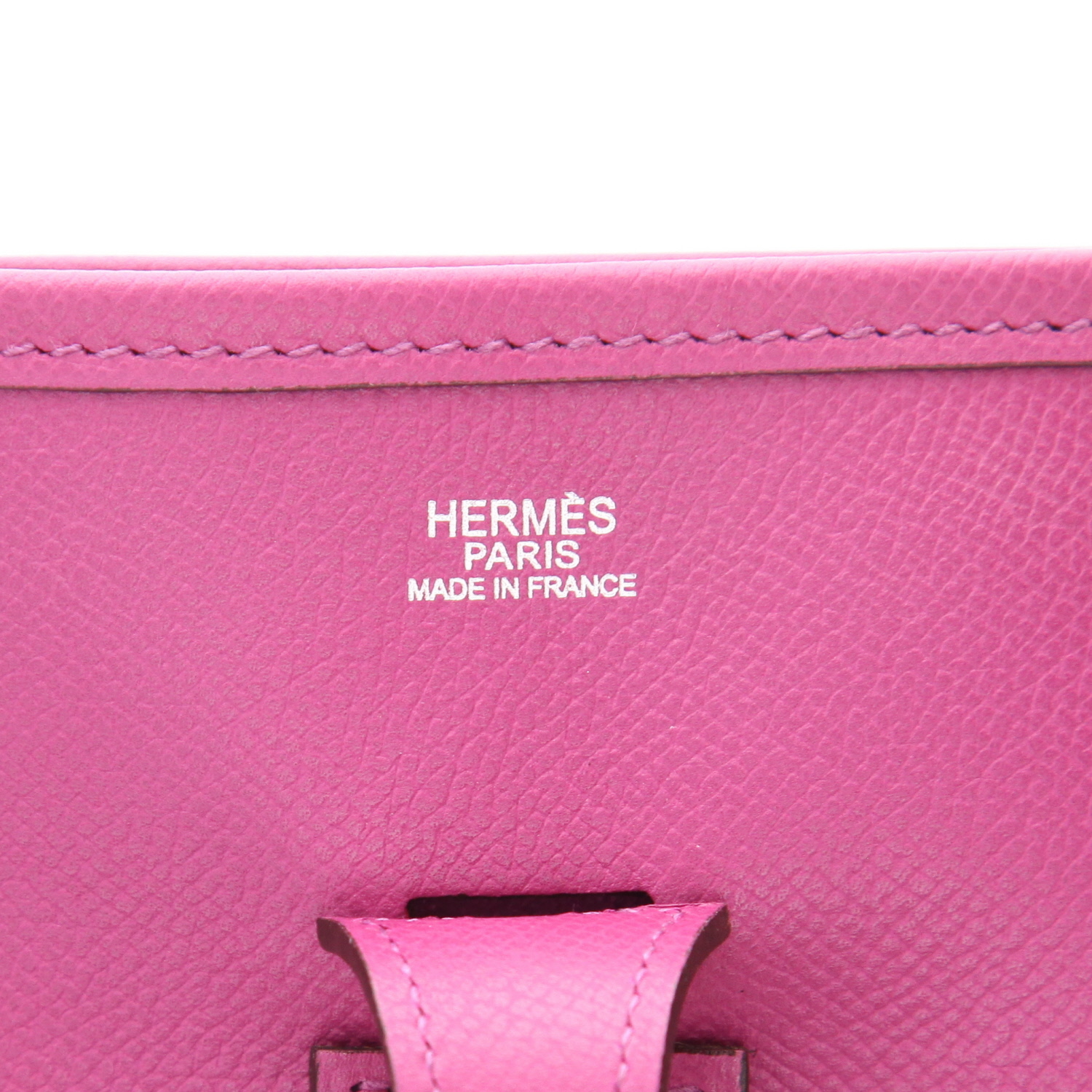 Bolso bandolera Hermès  Evelyne en cuero epsom Rose Cyclamen - Detail D2
