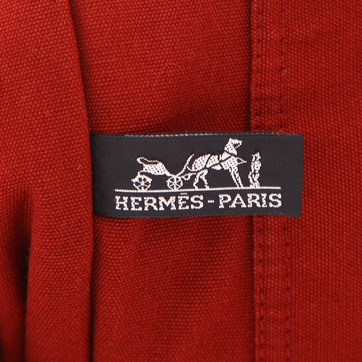 Sac cabas Hermès  Toto Bag - Shop Bag en toile rouge et bordeaux - Detail D2