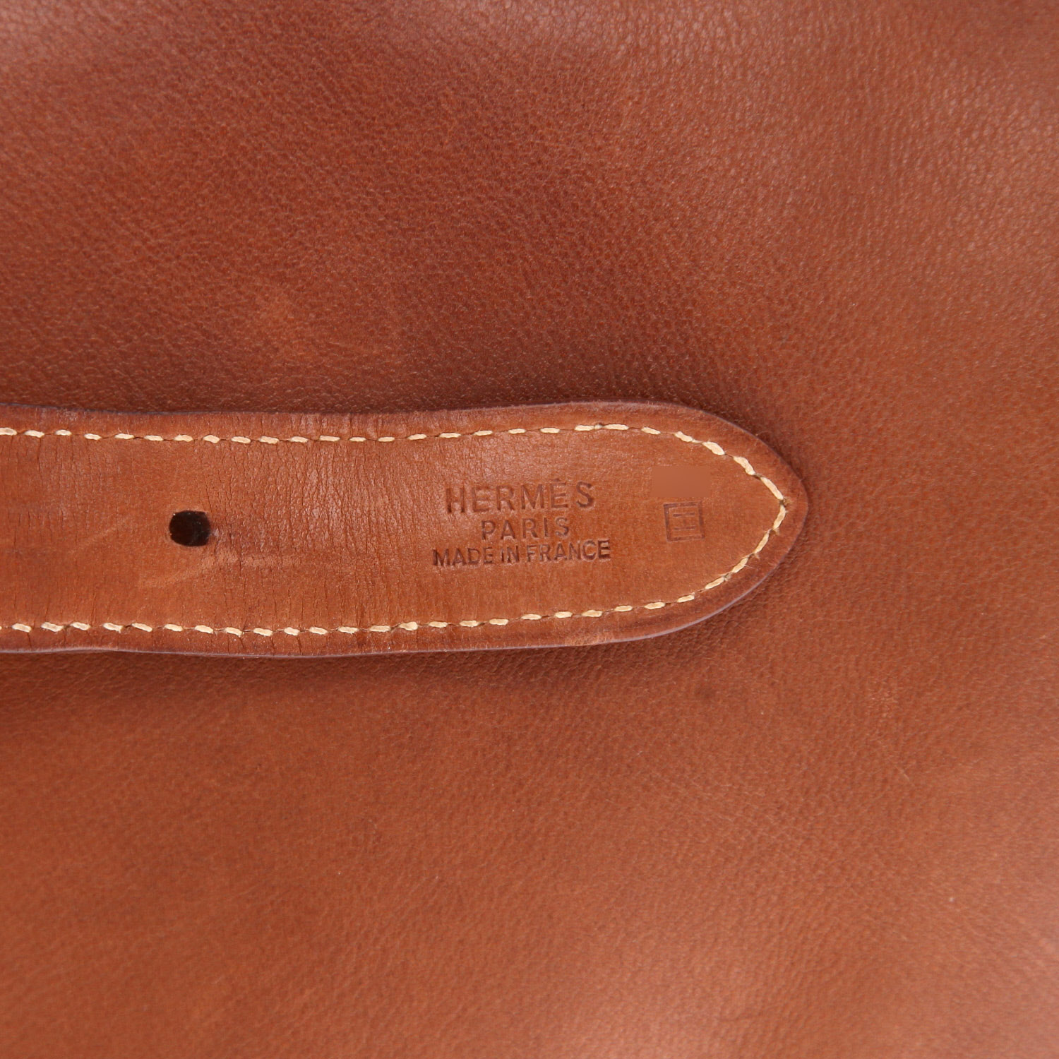 Bolso de mano Hermès  Trim modelo grande  en cuero Barenia color oro - Detail D2