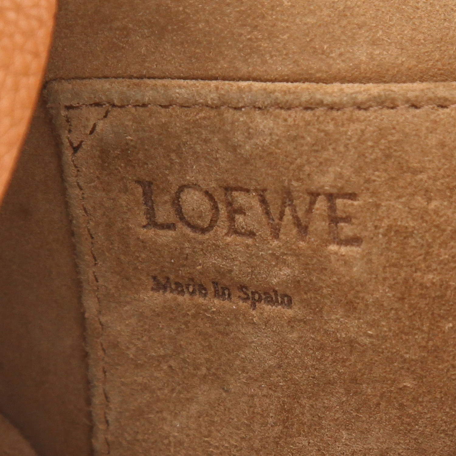 Loewe  Gate small model  shoulder bag  in brown grained leather - Detail D2