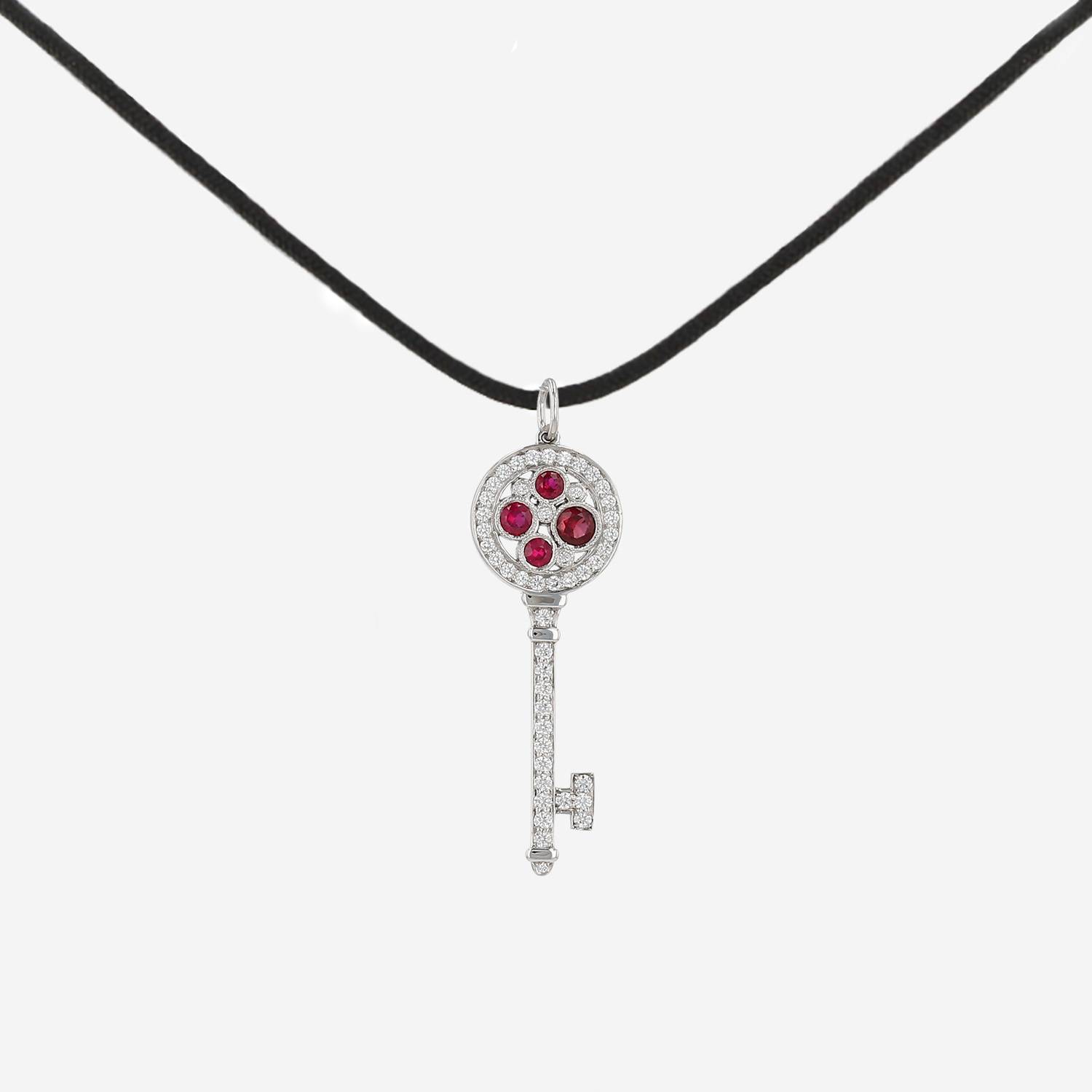 Tiffany 
Co Cobblestone pendant in platinium, diamonds and ruby
