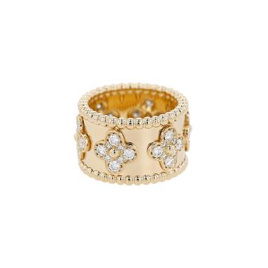 Van Cleef & Arpels Perlée Trèfle ring in yellow gold and diamonds
