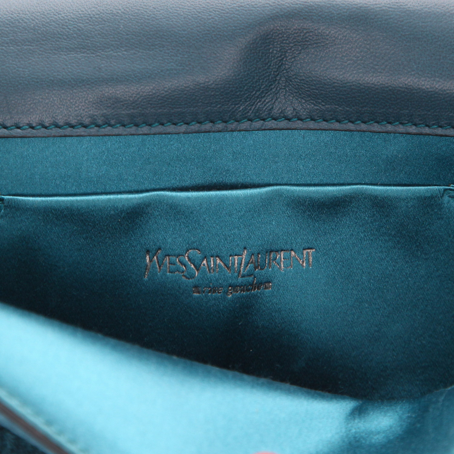 Bolso bandolera Saint Laurent   en Veau velours azul - Detail D2