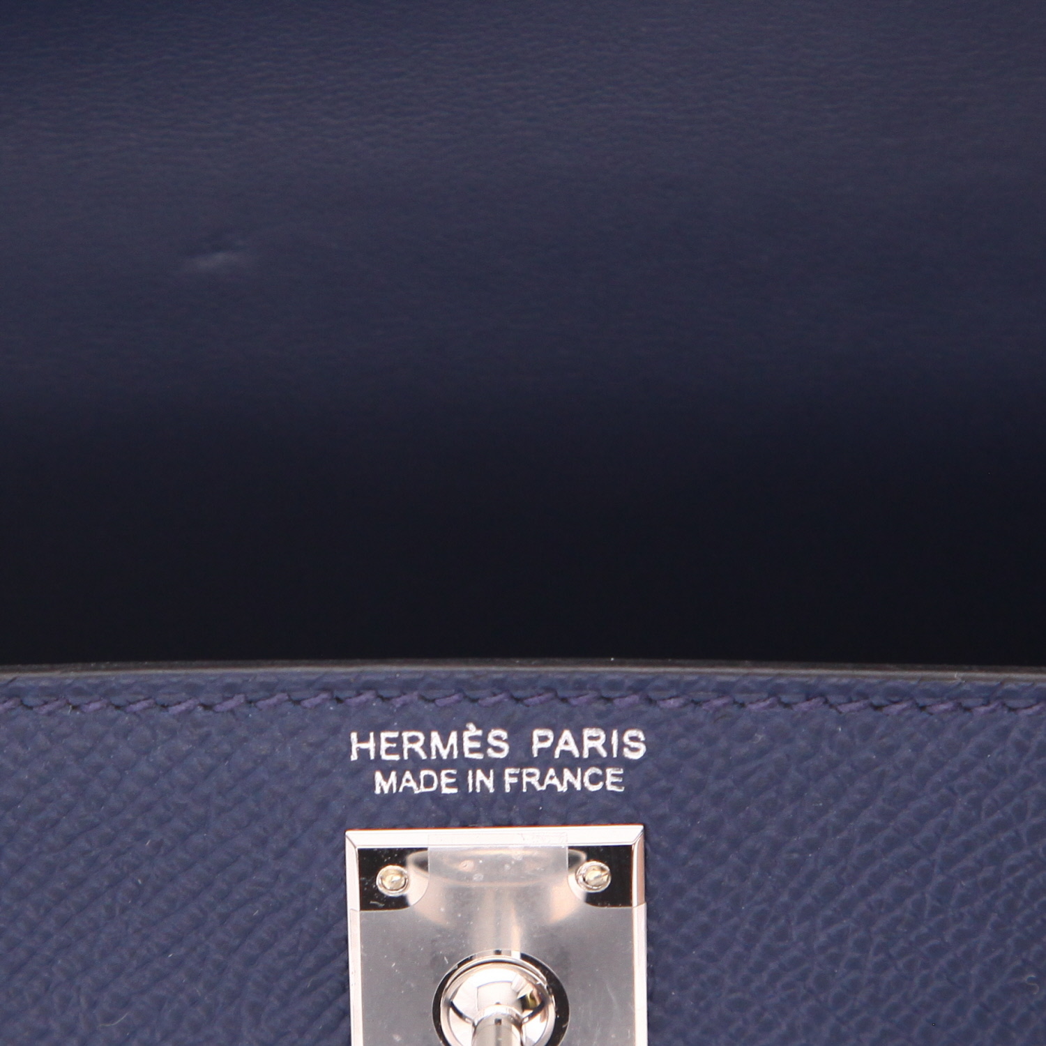 Hermès  Kelly 20 cm shoulder bag  in navy blue epsom leather - Detail D2