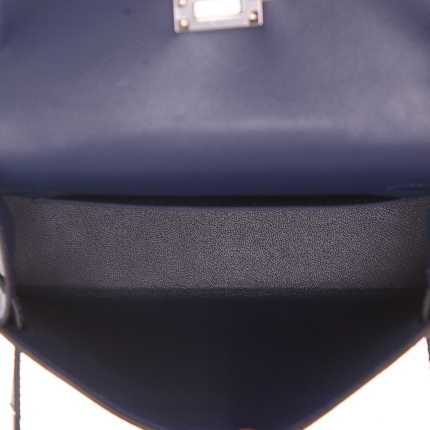 Bolso bandolera Hermès  Kelly 20 cm en cuero epsom azul marino - Detail D3