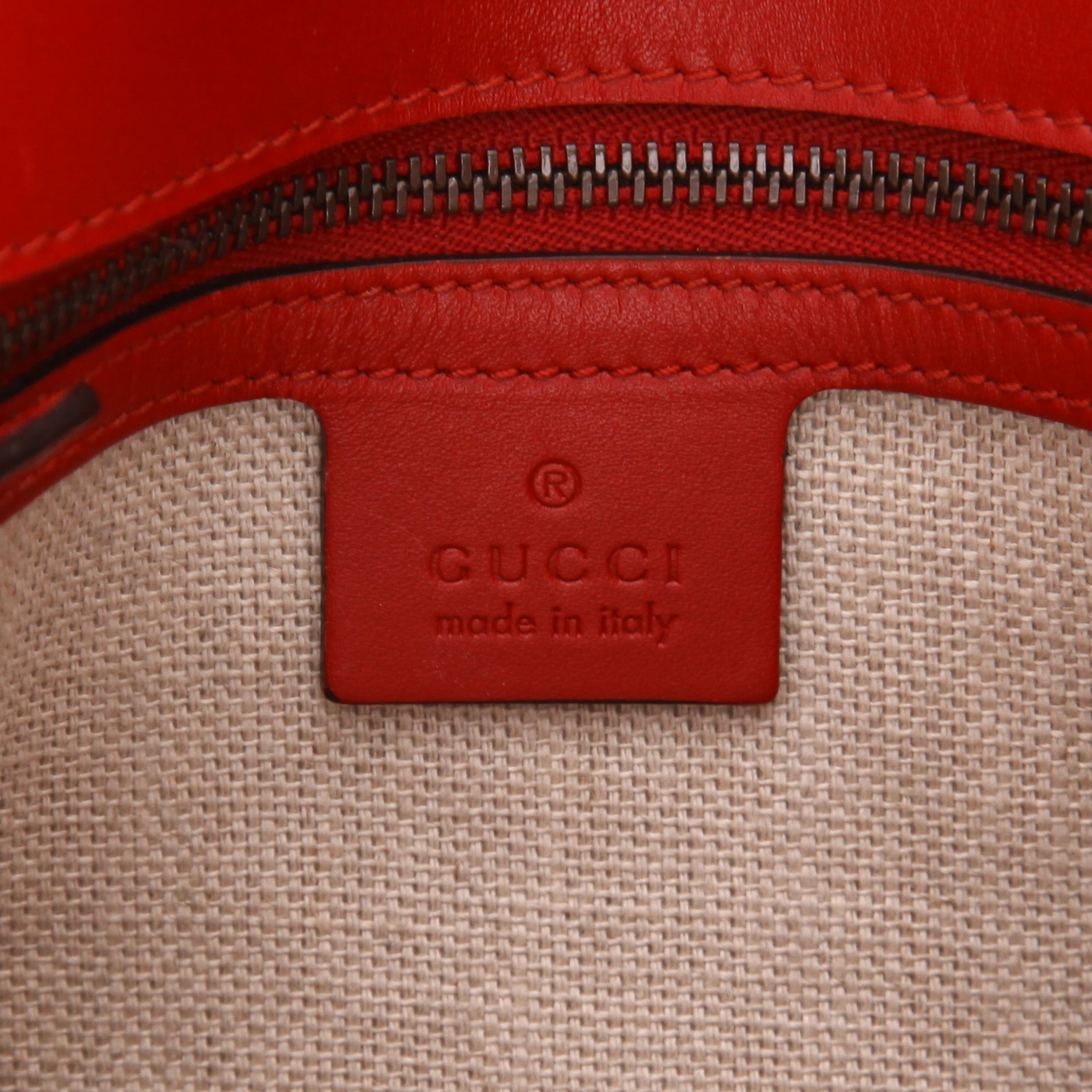 Sac bandoulière Gucci  1955 Horsebit en cuir lisse rouge - Detail D2