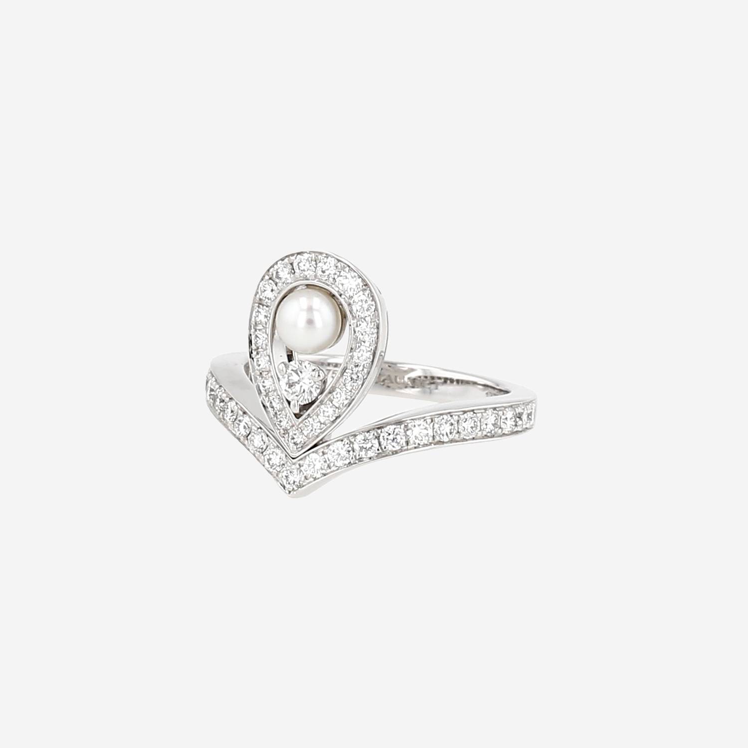 Sortija Chaumet Joséphine Aigrette de oro blanco, diamantes y perla cultivada
