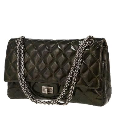Borsa a tracolla Chanel  2.55 in pelle verniciata e foderata verde