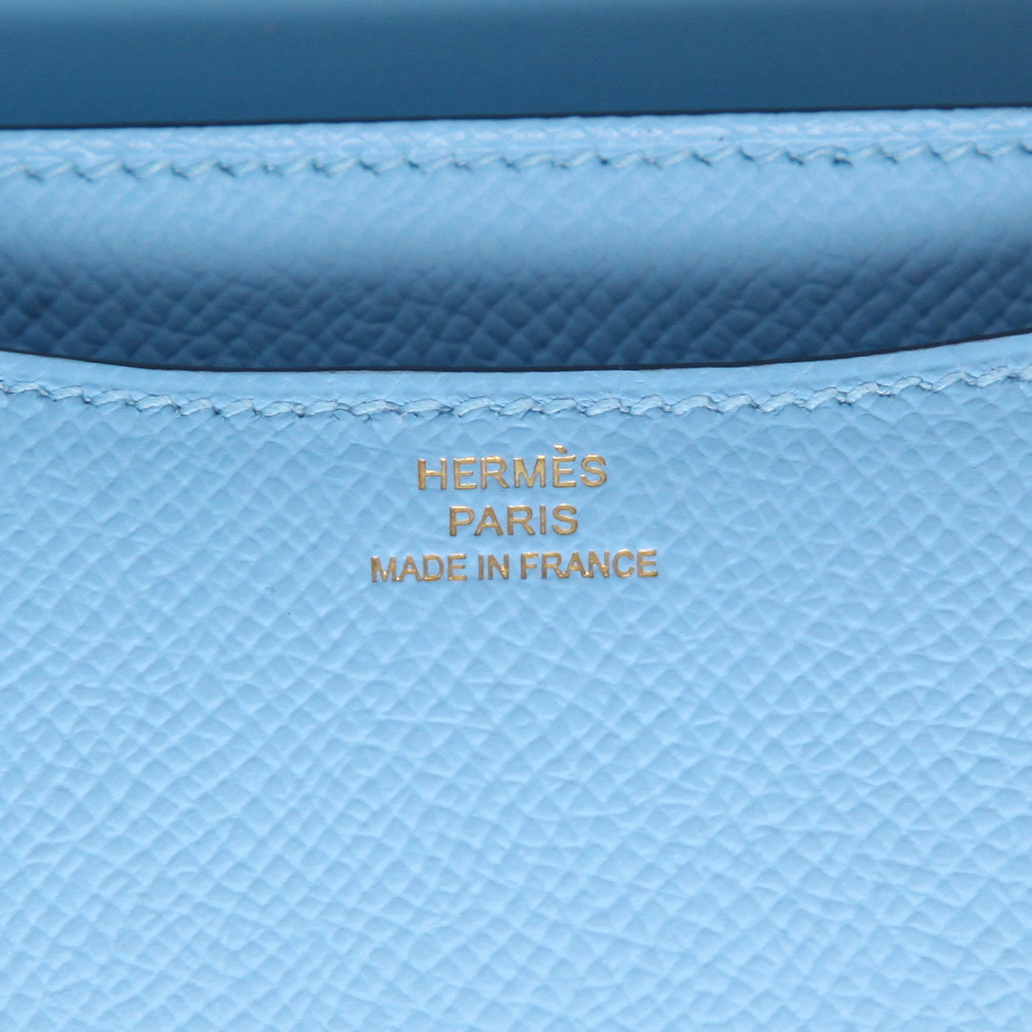 Hermès  Constance mini  shoulder bag  in blue Celeste epsom leather - Detail D2
