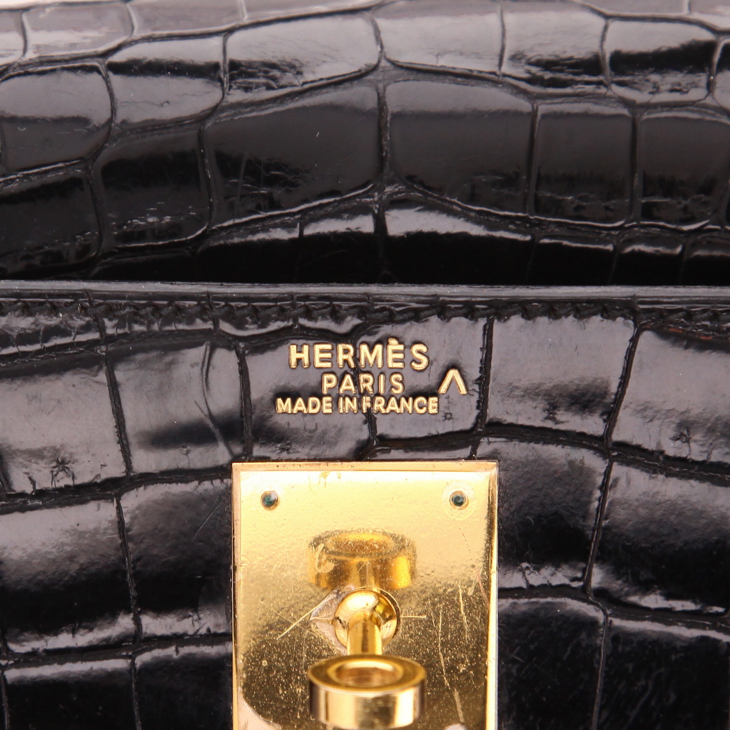 Borsa Hermès  Kelly 32 cm in coccodrillo marino nero - Detail D2