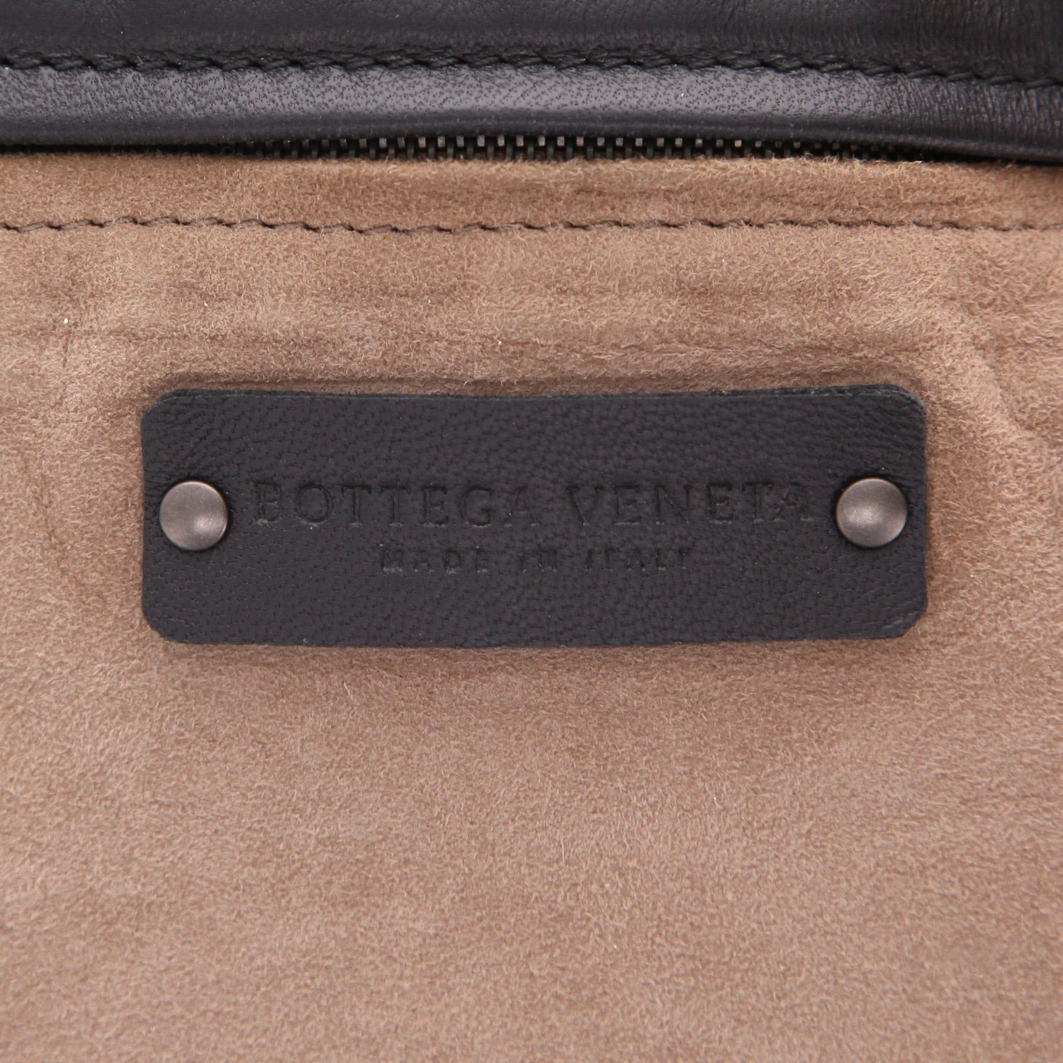 Bottega Veneta  Fourre-tout shopping bag  in black braided leather - Detail D2