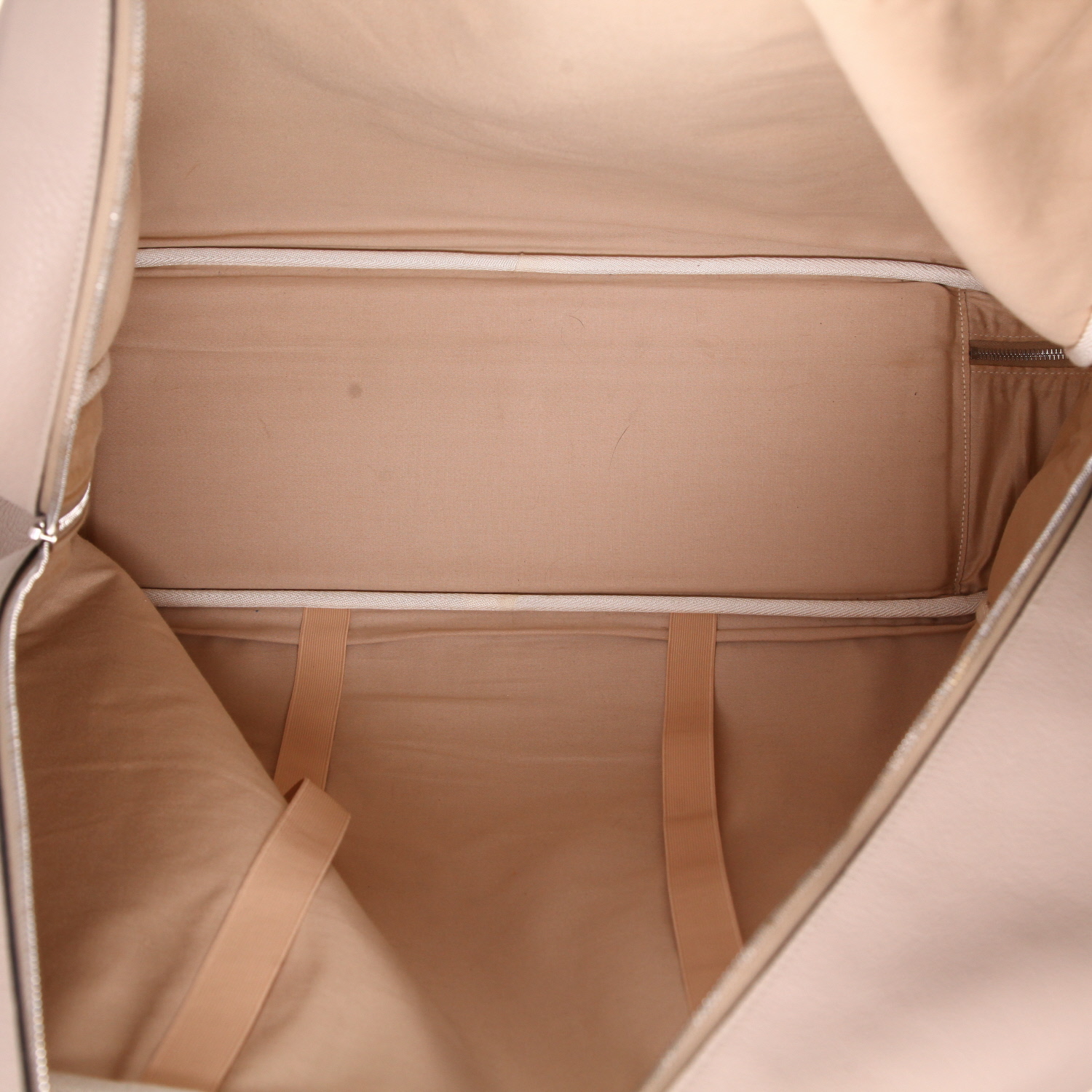 Hermès  Victoria - Travel Bag large model  travel bag  in tourterelle grey togo leather - Detail D3