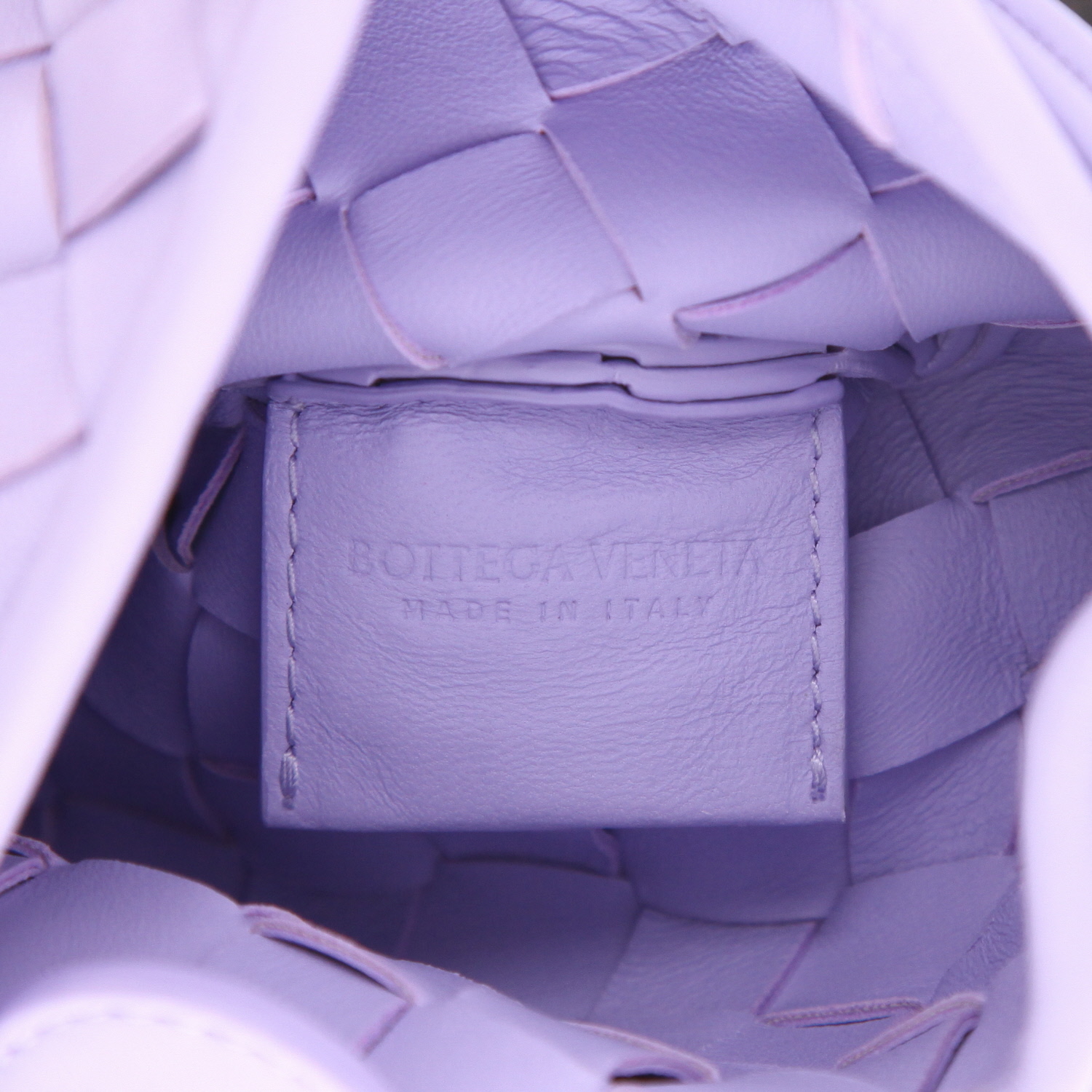 Bottega Veneta  Sardine micro model  shoulder bag  in purple intrecciato leather - Detail D2