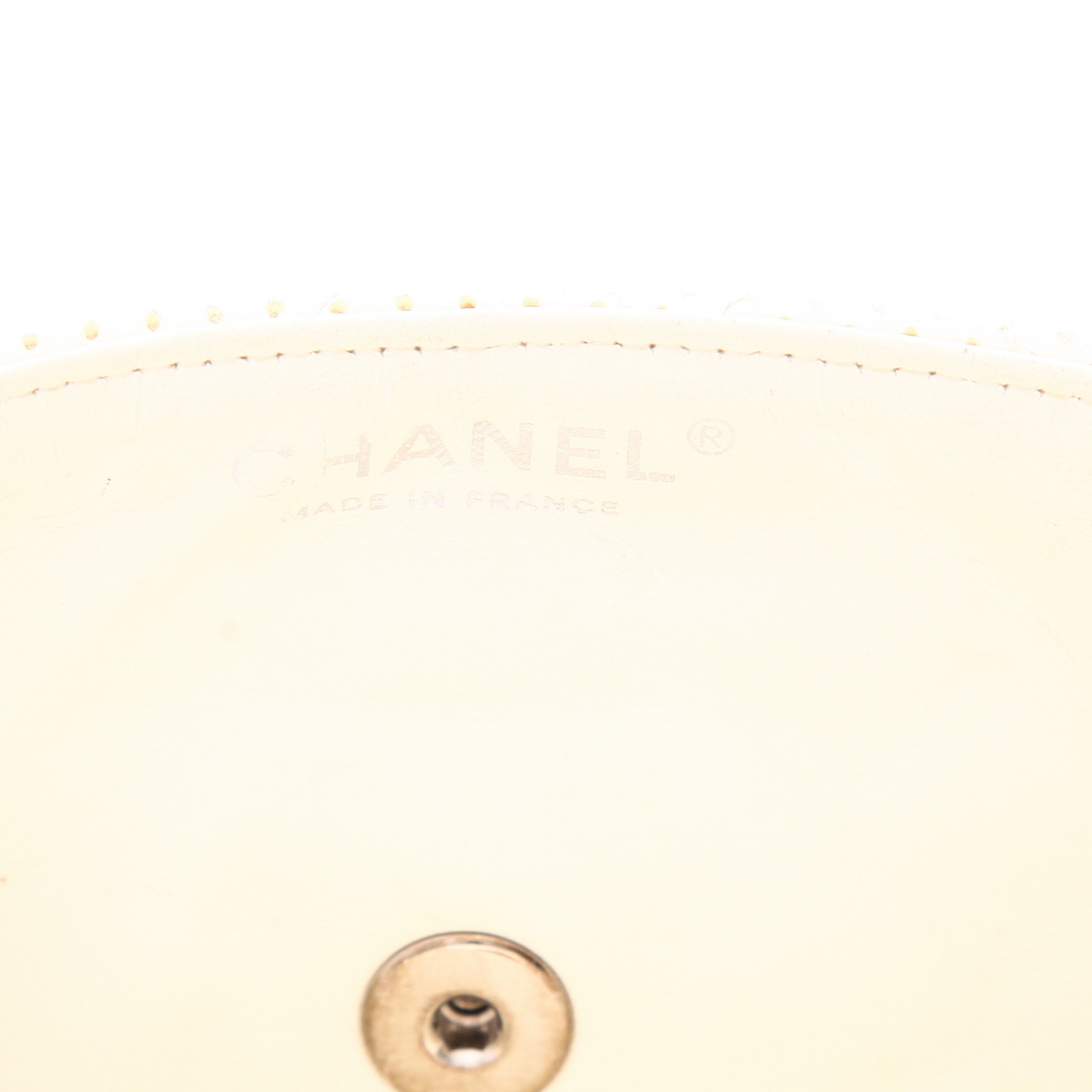 Bolso de mano Chanel  Baguette en cuero acolchado beige - Detail D2