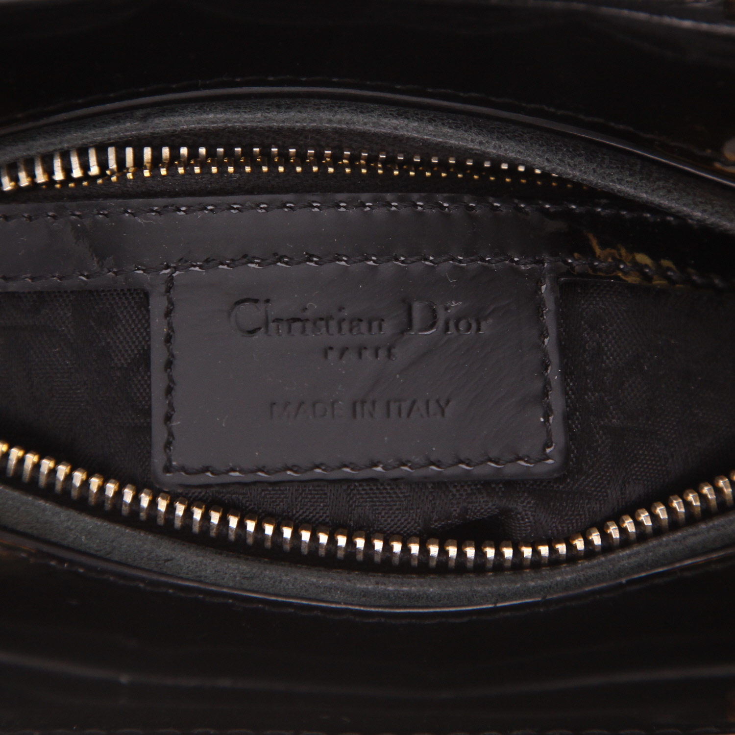 Dior  Lady Dior handbag  in black patent leather - Detail D2