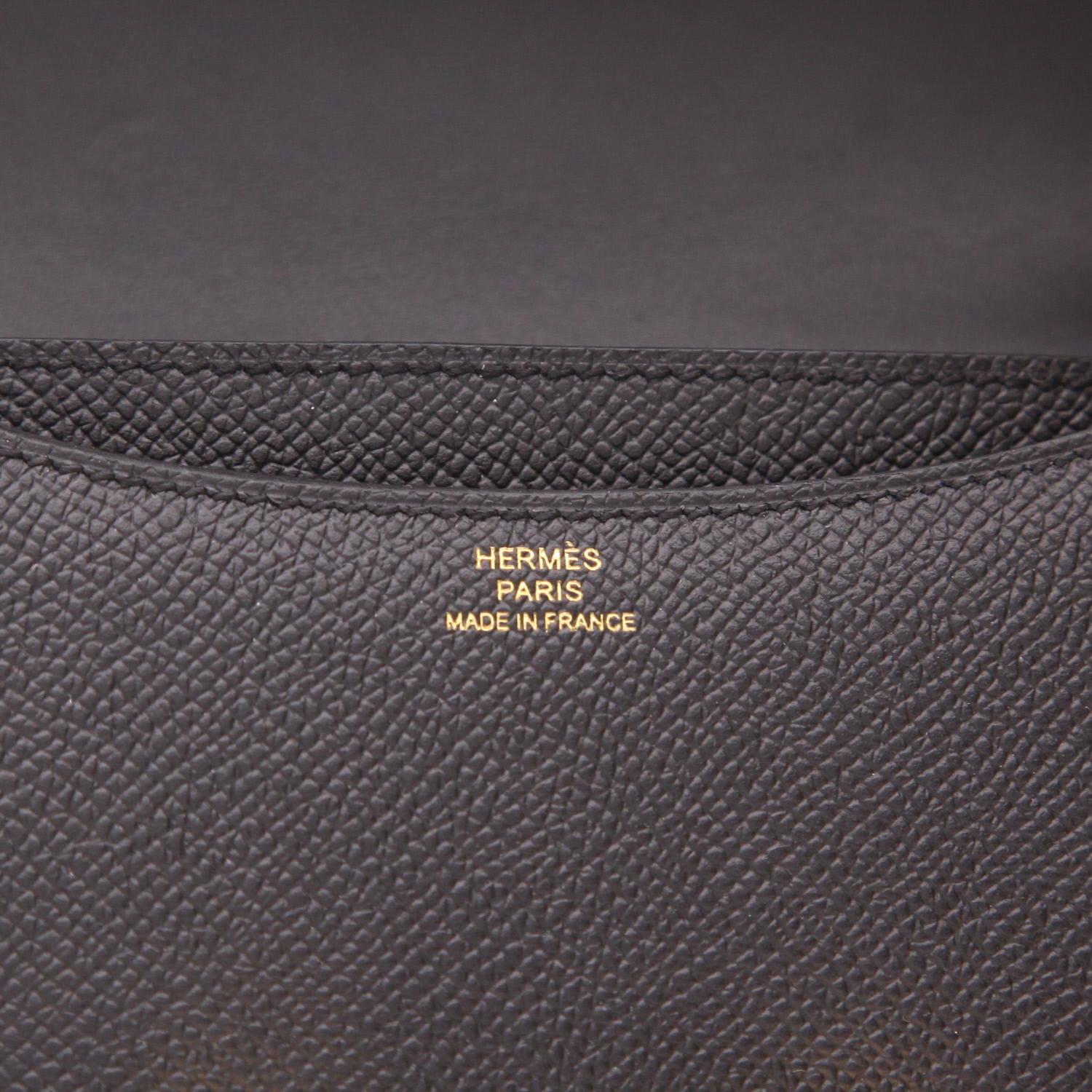 Hermès  Constance mini  shoulder bag  in black epsom leather - Detail D2