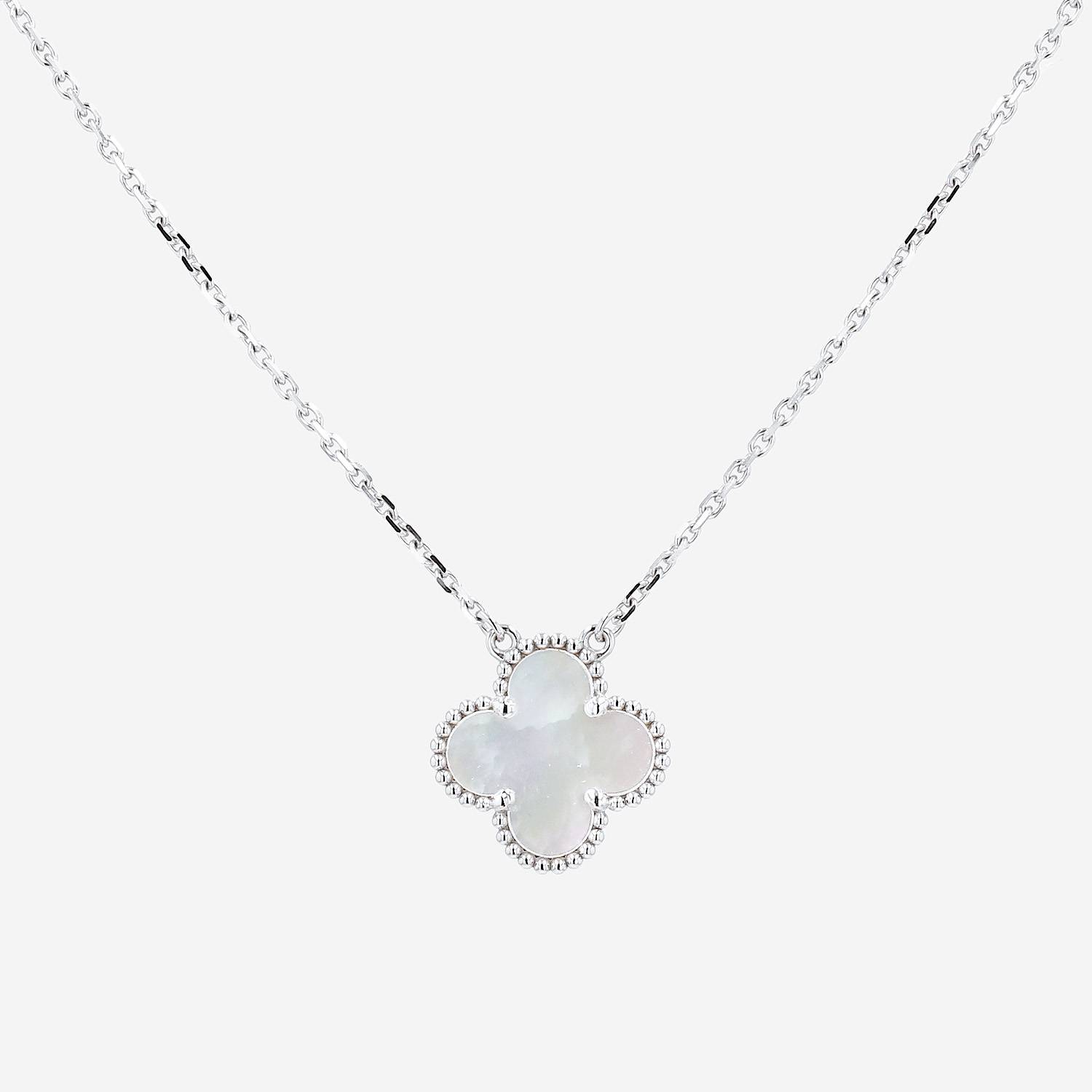 Collana Van Cleef & Arpels Vintage Alhambra in oro bianco e madreperla