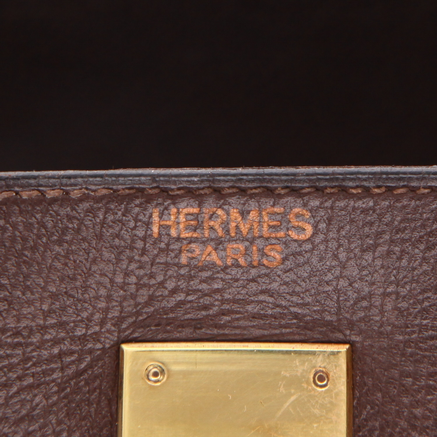 Sac à main Hermès  Kelly 32 cm en cuir grainé marron - Detail D2