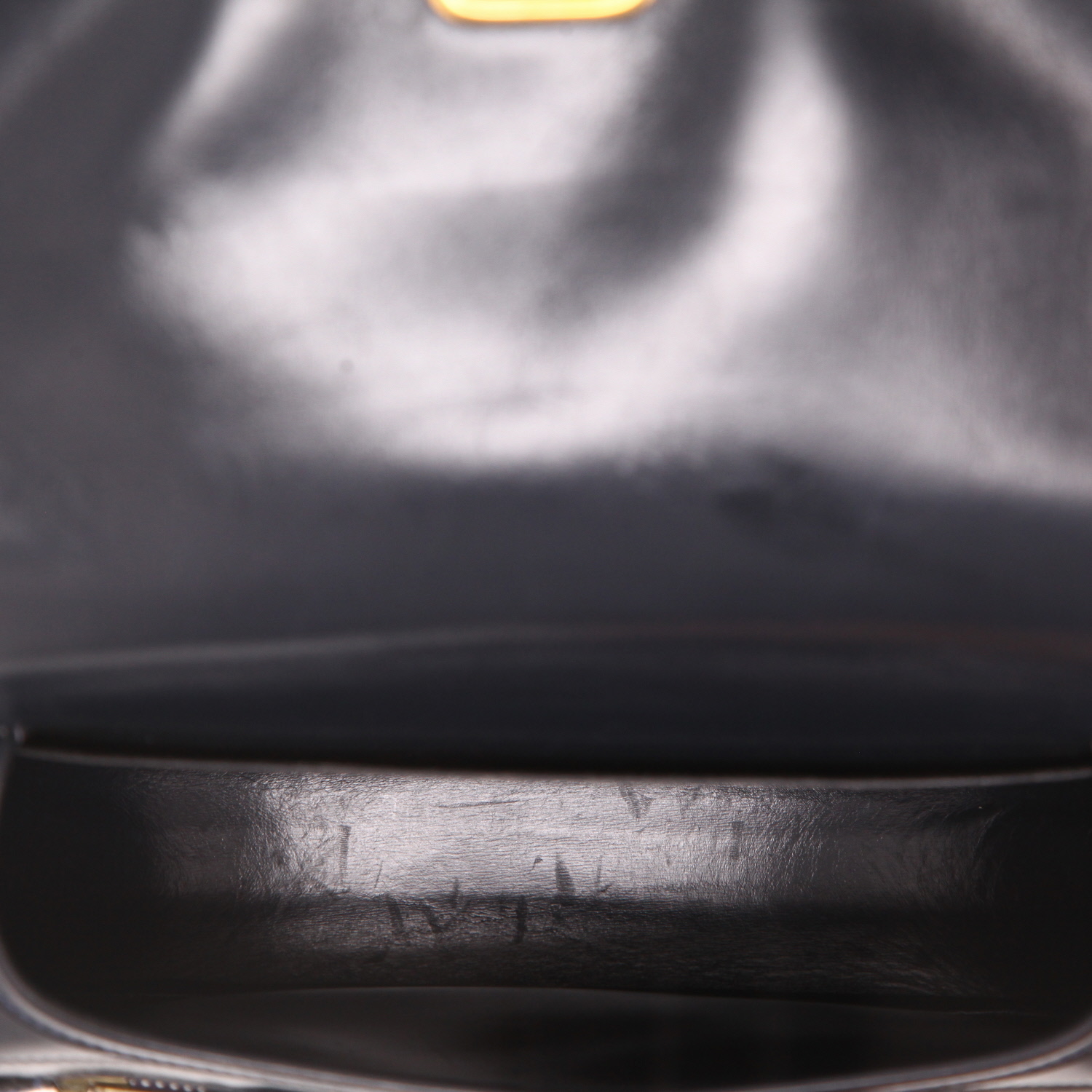 Bolso para llevar al hombro o en la mano Hermès  Balle De Golf en cuero box azul marino - Detail D3