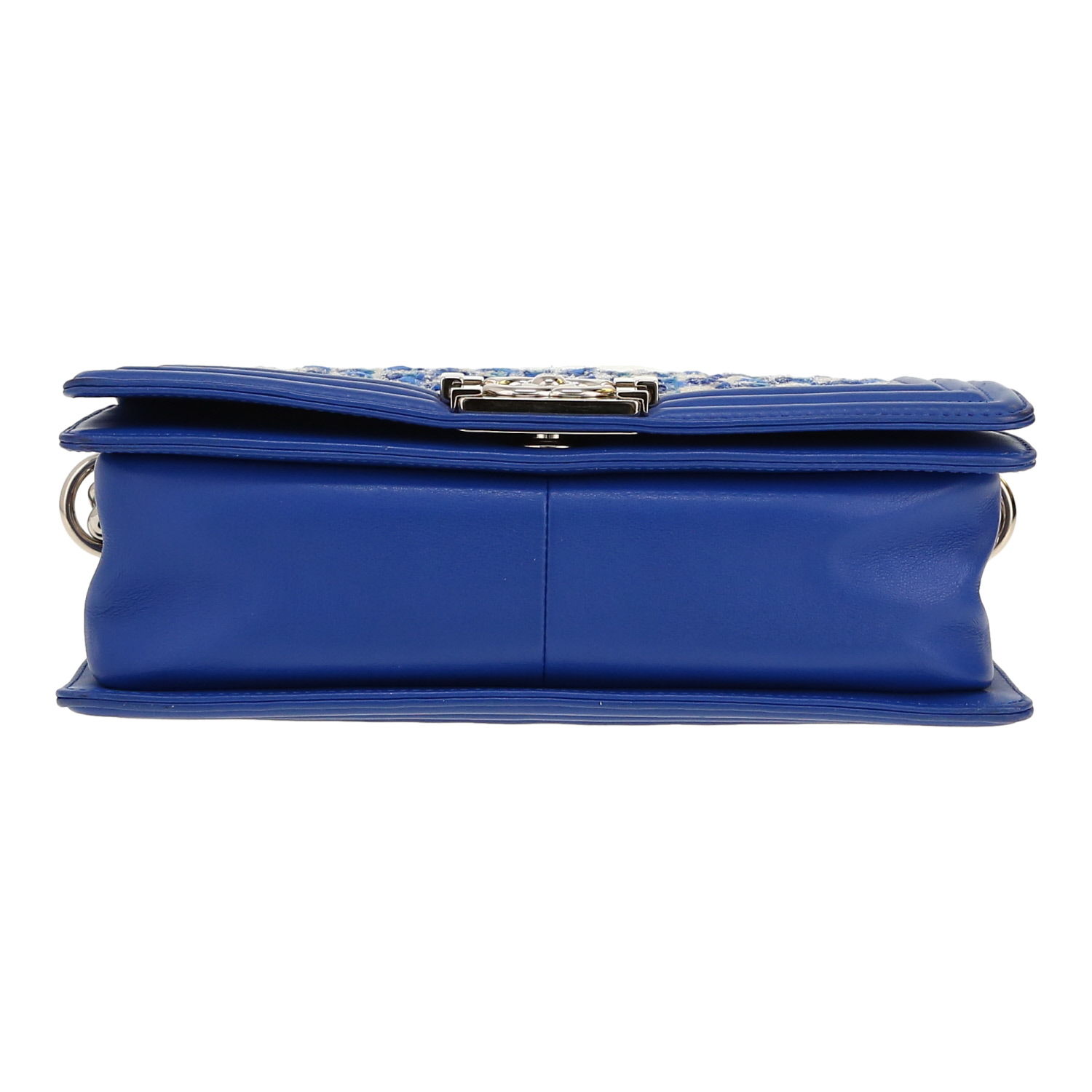 Borsa a tracolla Chanel  Boy in tweed blu e bianco e pelle blu - Detail D1