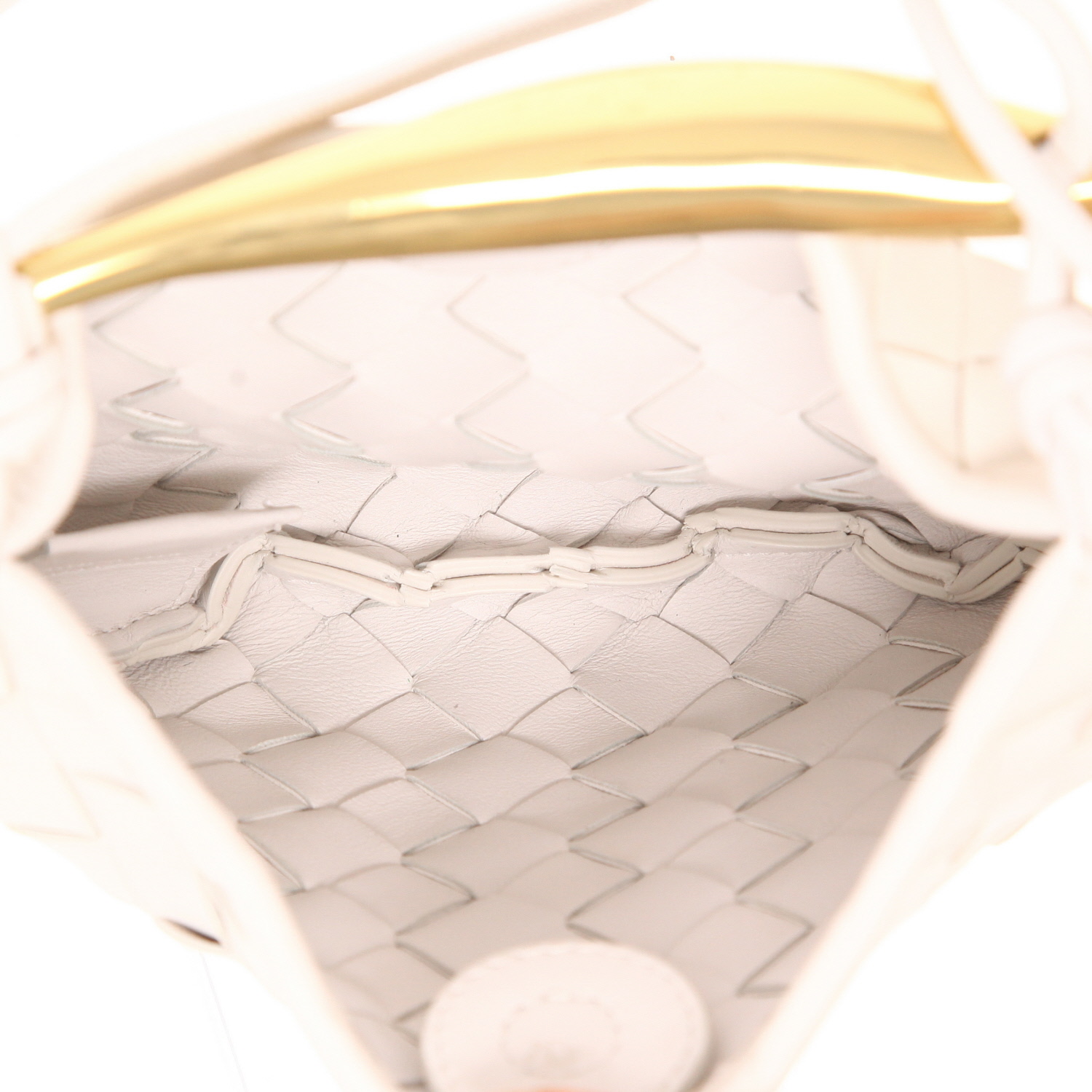 Sac bandoulière Bottega Veneta  Sardine micro  en cuir intrecciato blanc - Detail D3
