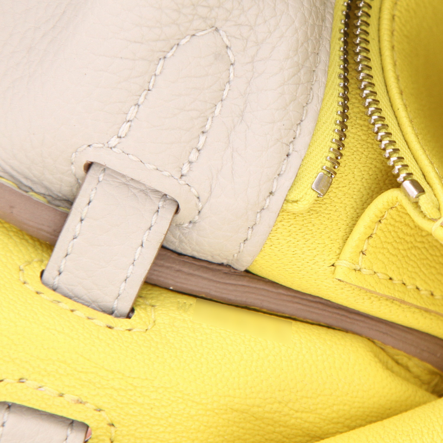 Hermès  Kelly 25 cm handbag  in Gris Perle togo leather - Detail D4