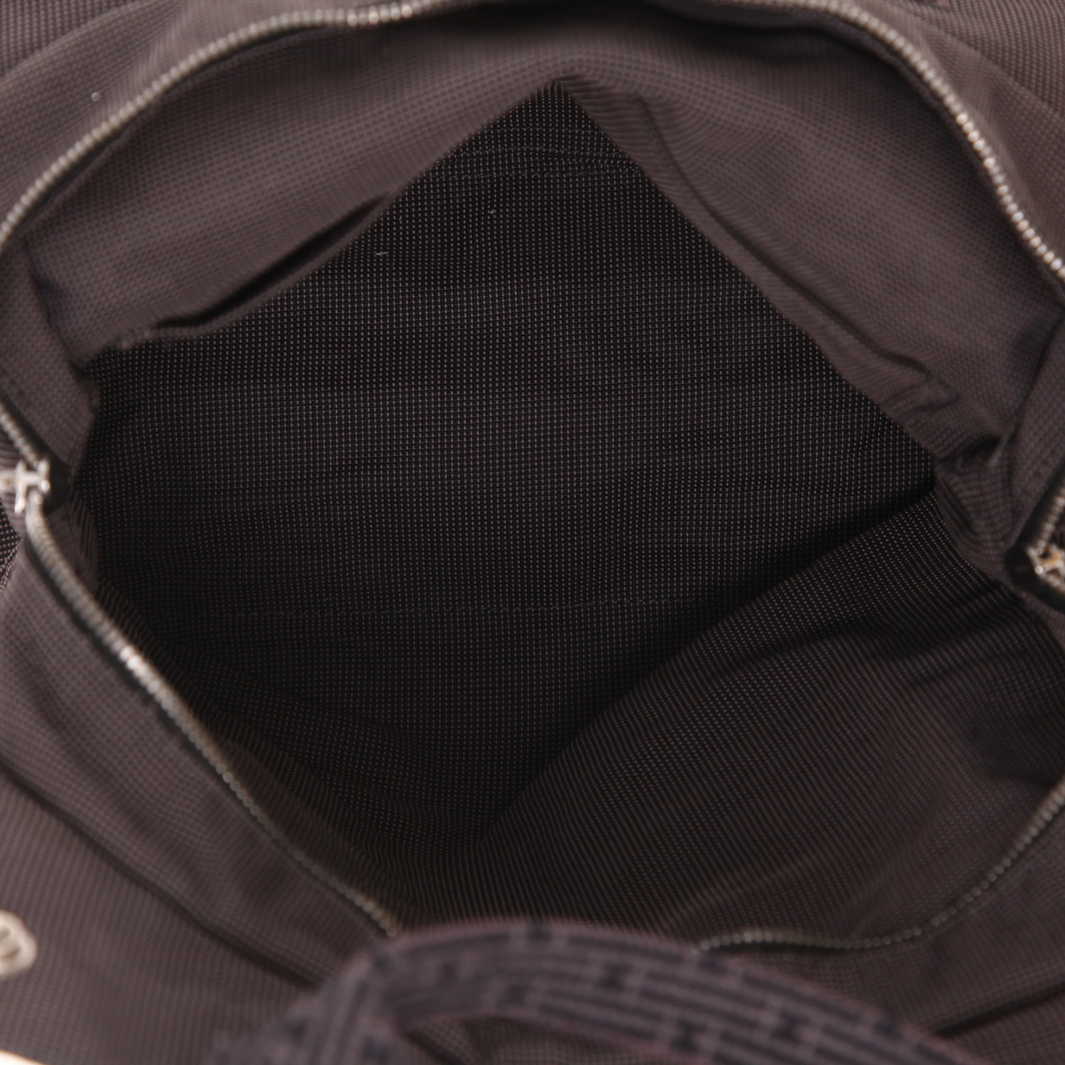 Sac à dos Hermès  Toto Bag Backpack en toile grise et noire - Detail D3