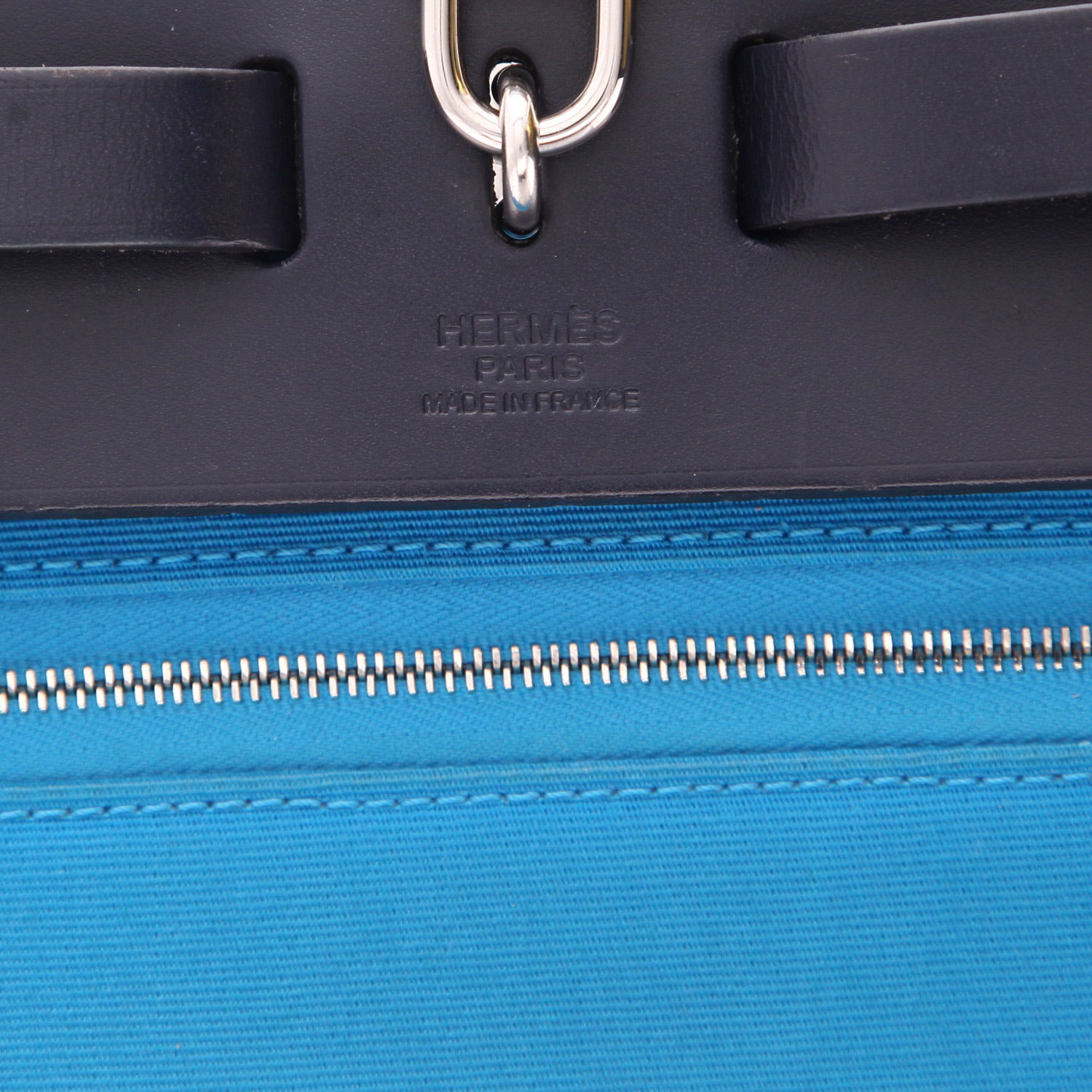 Borsa da spalla o a mano Hermès  Herbag in tela blu e pelle blu marino - Detail D2