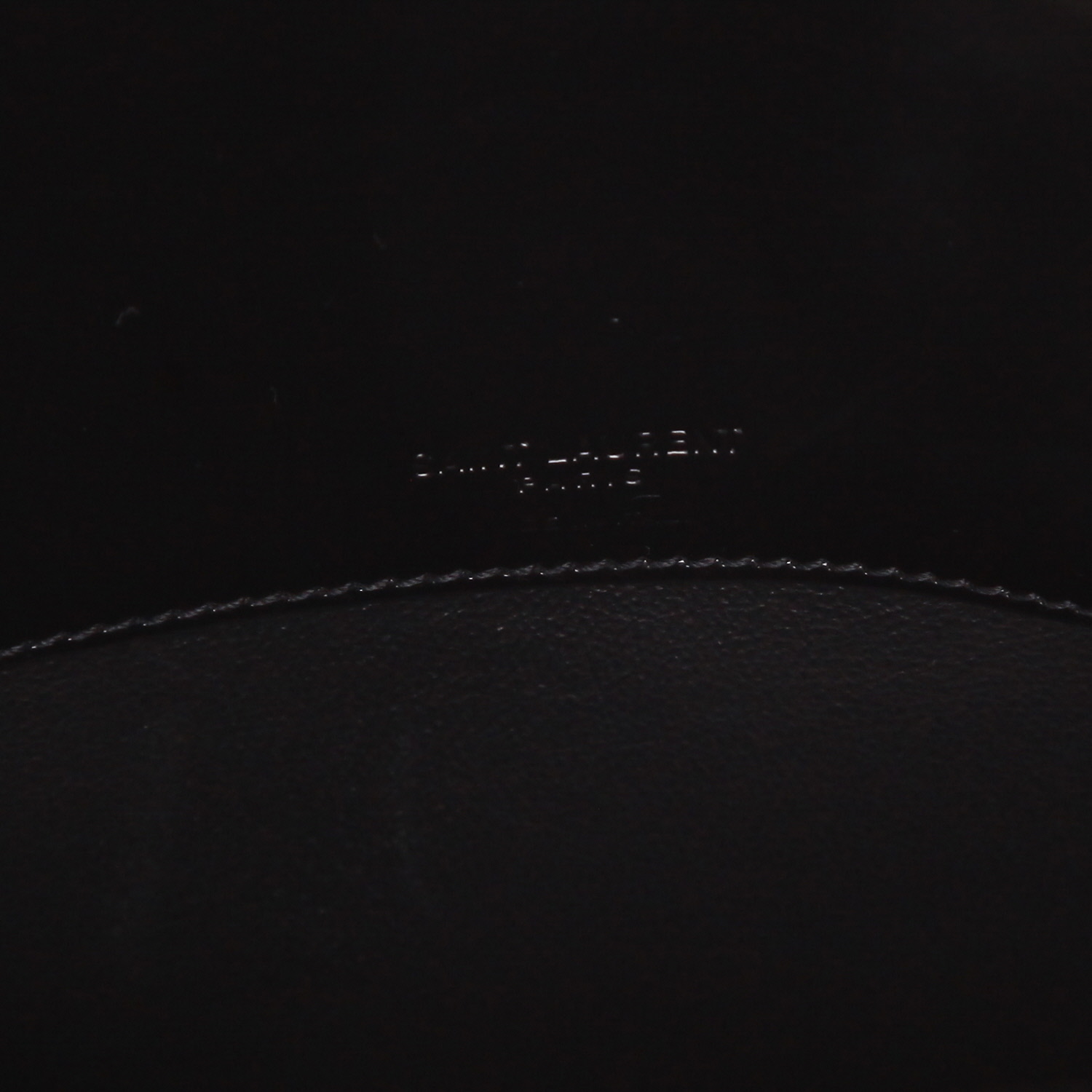 Bolso de mano Saint Laurent  Sac de jour modelo grande  en charol negro - Detail D2