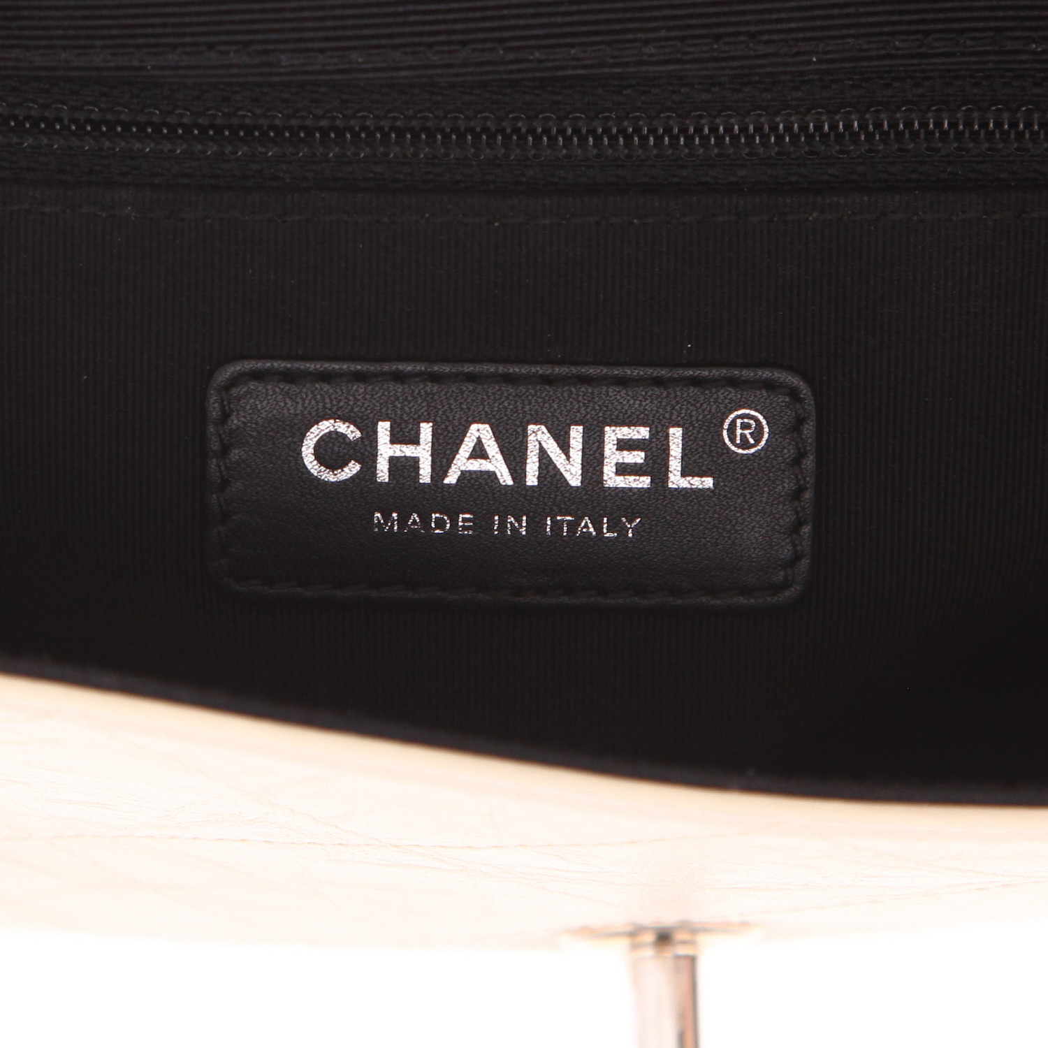 Chanel   shoulder bag  in black and beige leather - Detail D2