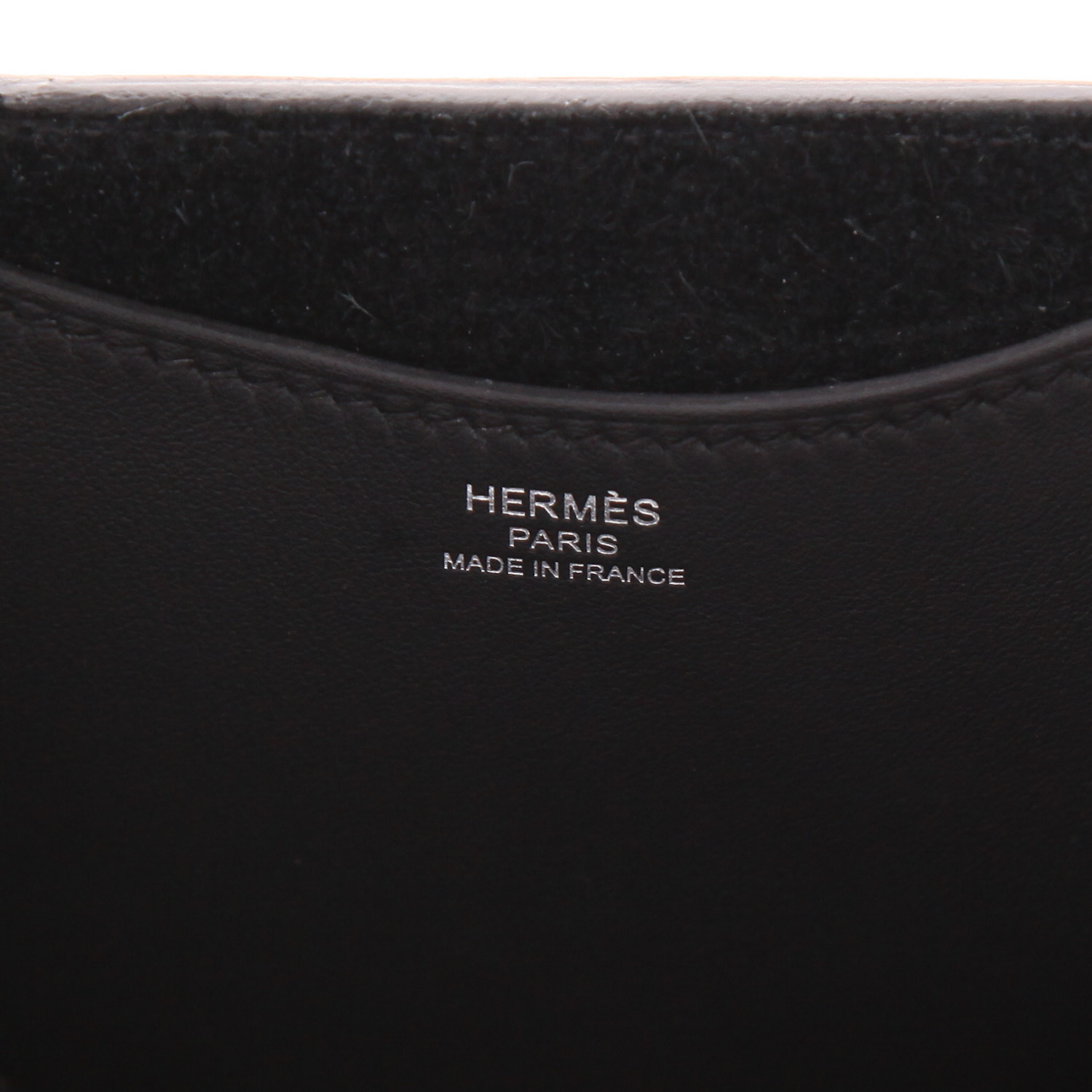 Bolso de mano Hermès  In-The-Loop en cuero togo negro - Detail D2
