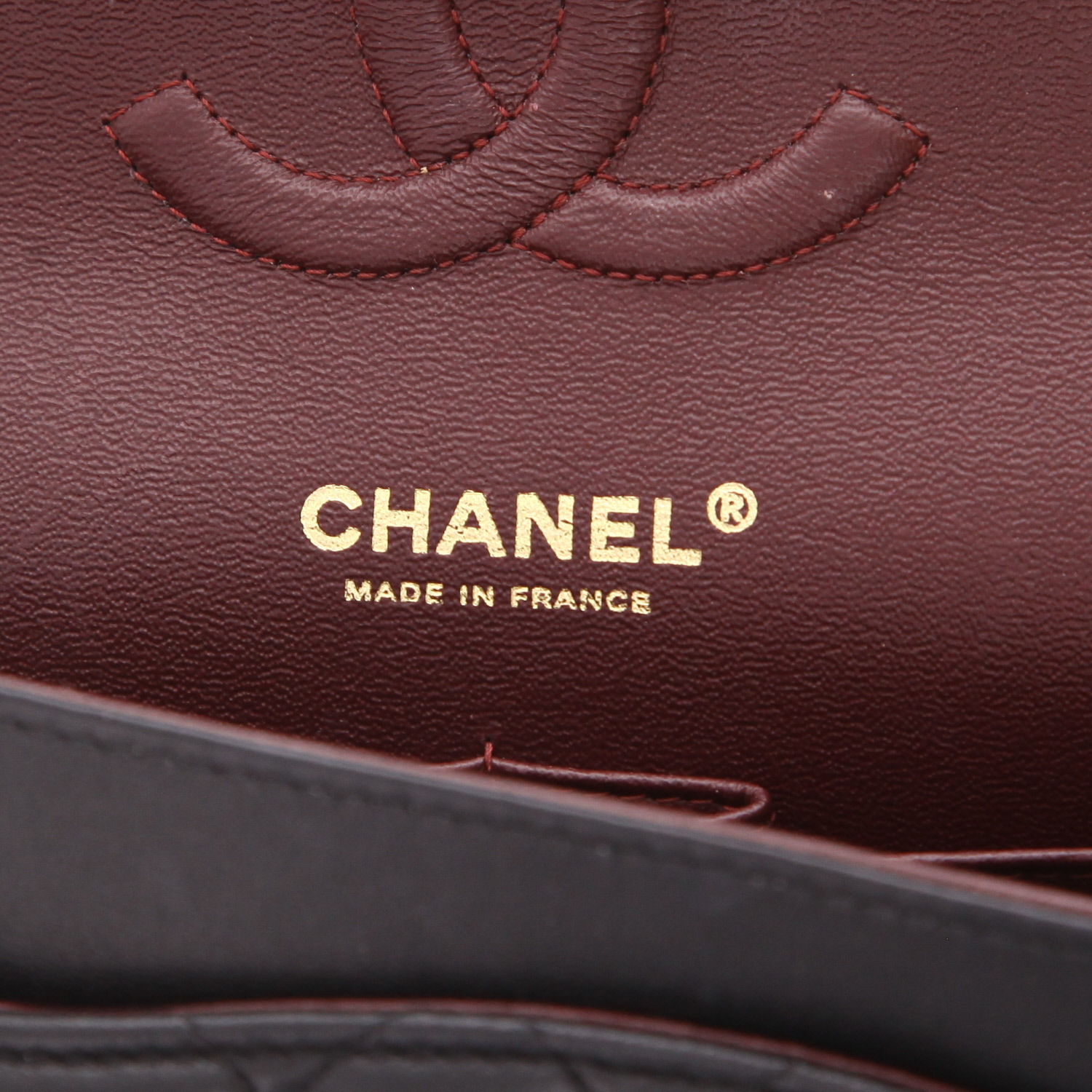 Chanel  Timeless Classic handbag  in black quilted leather - Detail D2