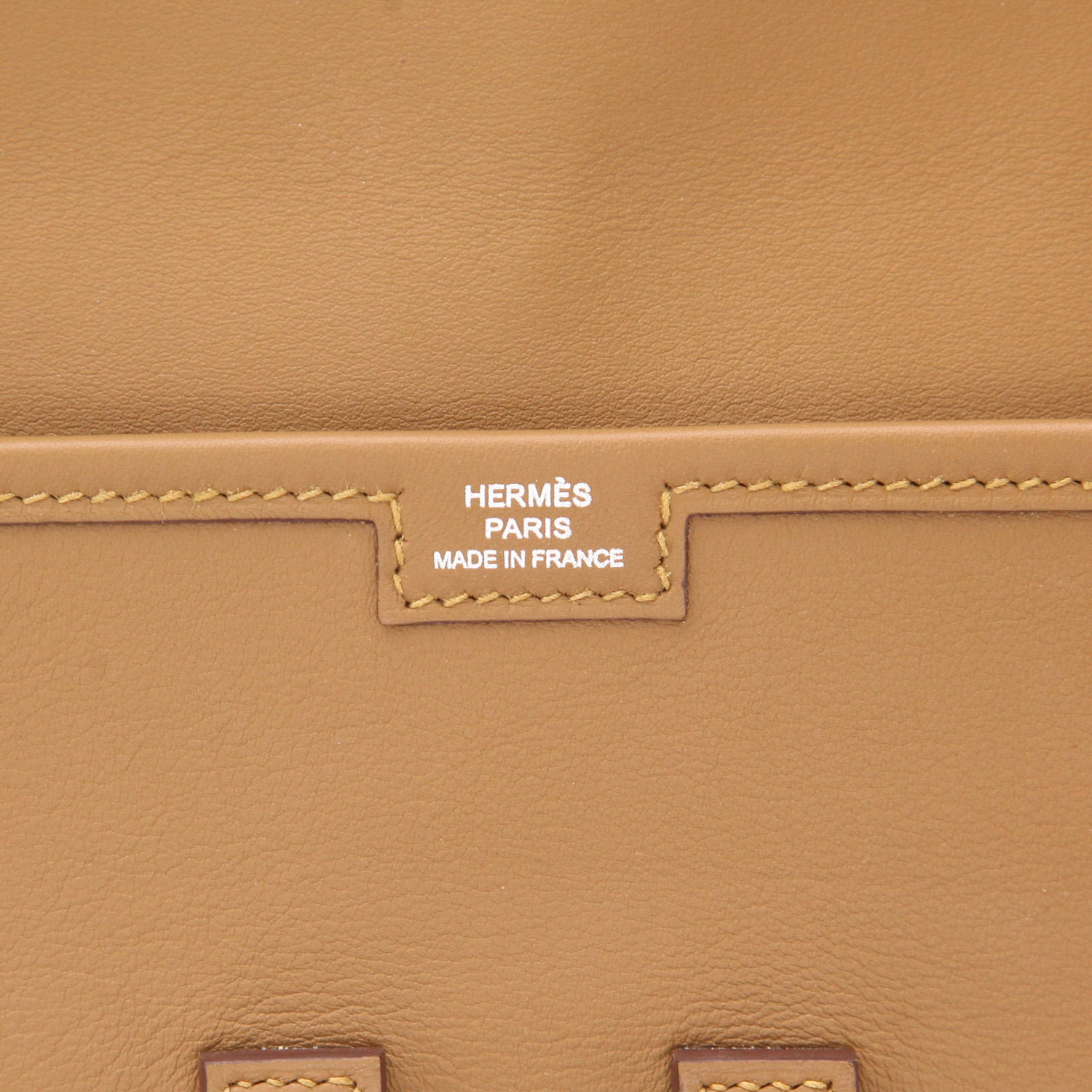 Pochette Hermès  Jige en cuir Swift marron - Detail D2