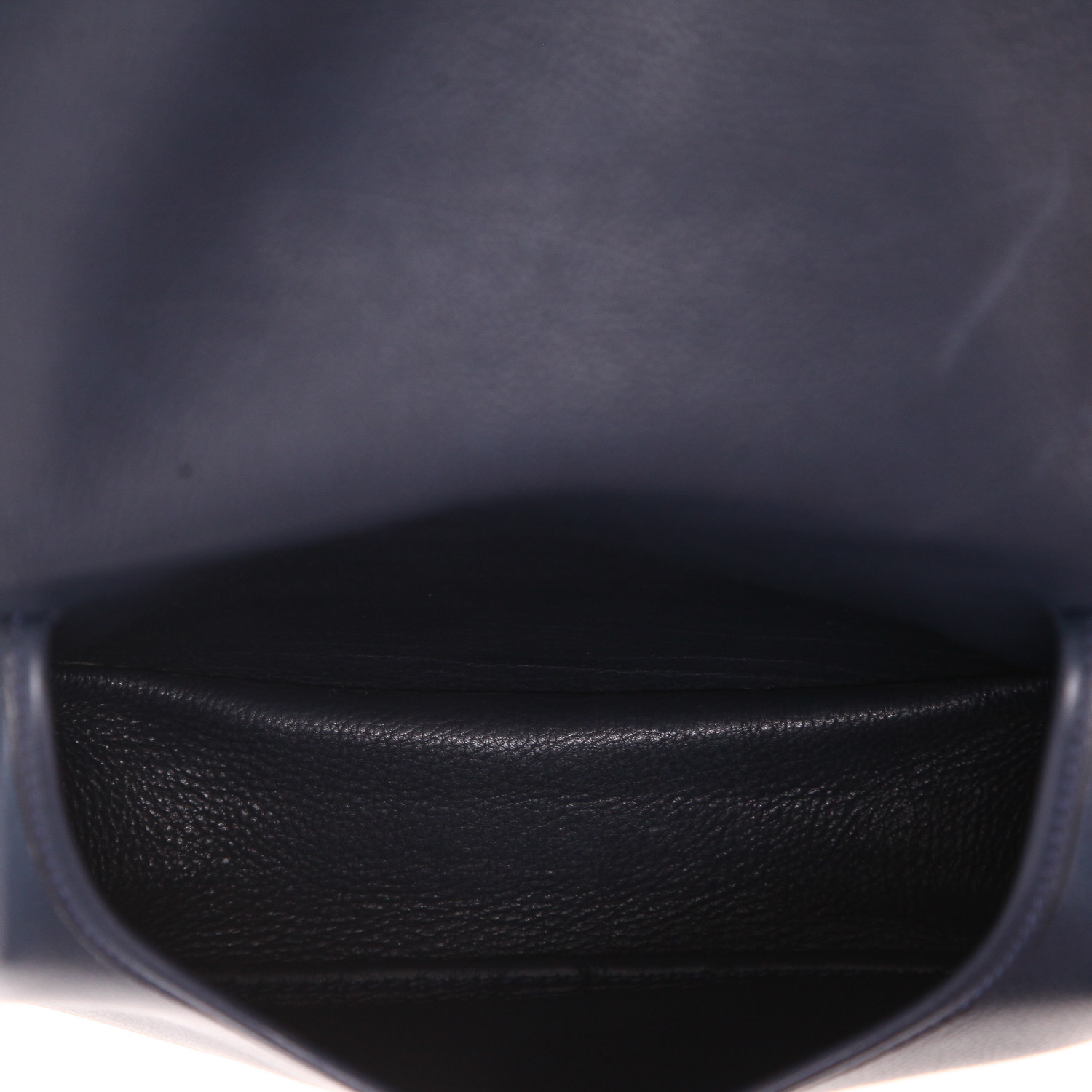 Sac bandoulière Hermès  Duffle en cuir grainé bleu-marine - Detail D3