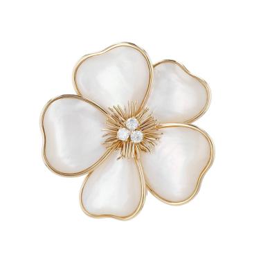 Van Cleef & Arpels Nerval brooch in yellow gold, mother of pearl and diamonds
