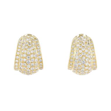 Vintage  earrings in yellow gold and diamonds